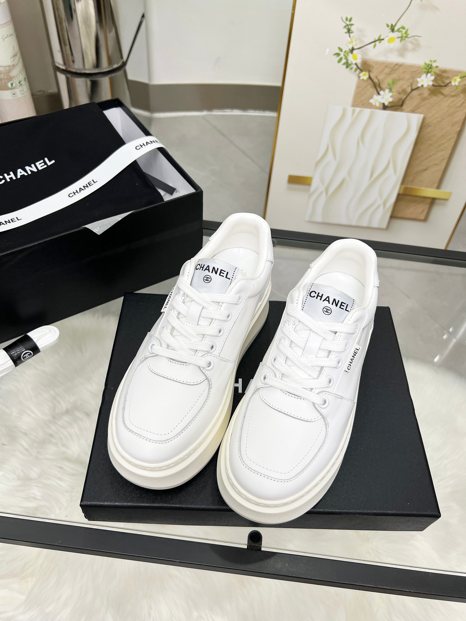 CHANEL 25C春夏新款運動鞋 - スタイリッシュな休闲スポーツデザイン