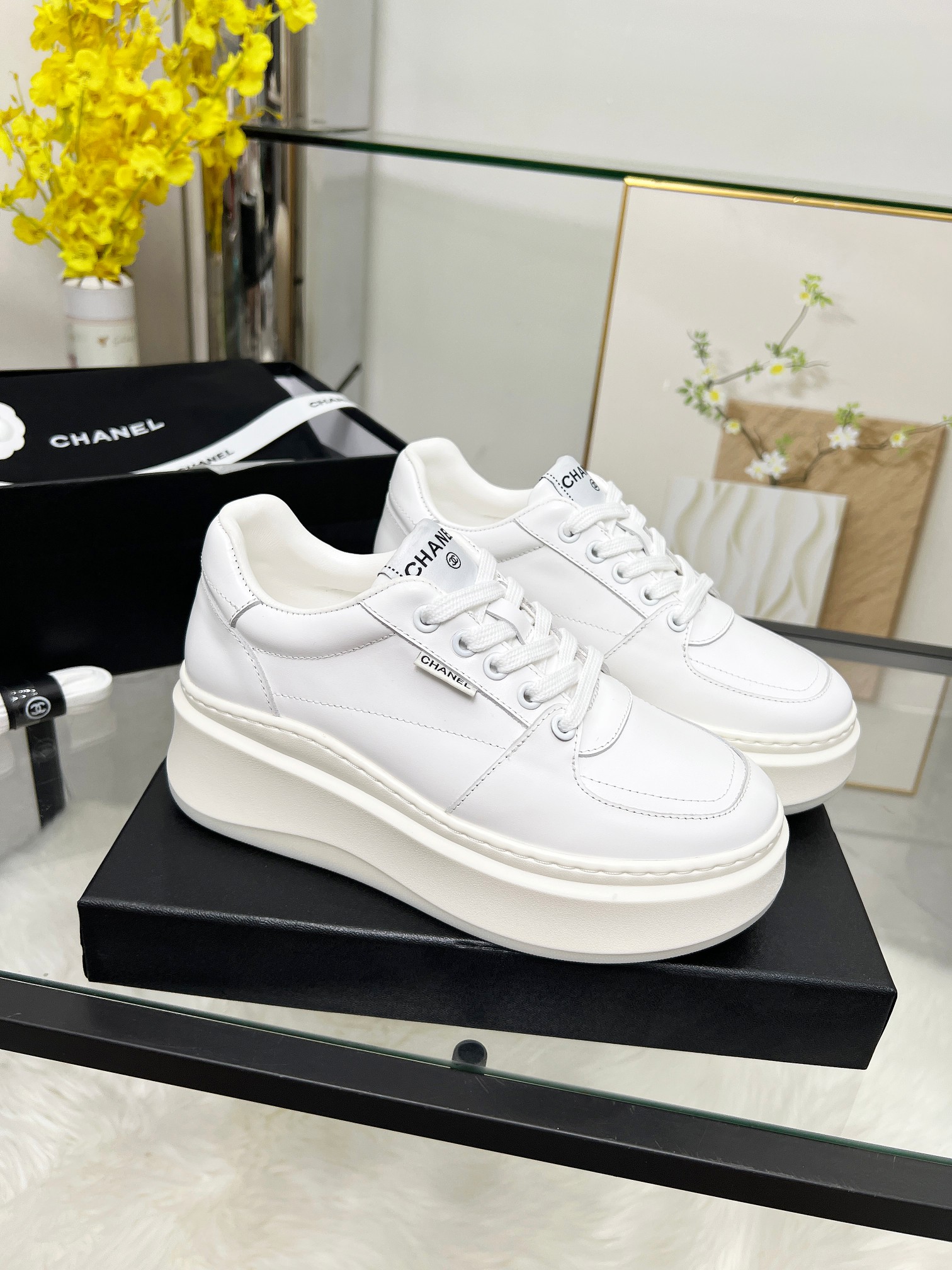 CHANEL 25C春夏新款運動鞋 - スタイリッシュな休闲スポーツデザイン