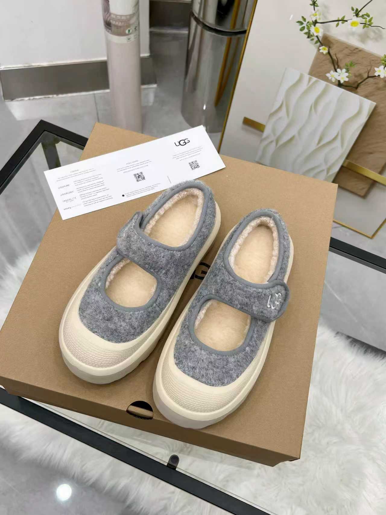 NO:559725,'The suede fur [Rose] Mary Jane [Rose] has a high-end texture, the plush edge is soft and super healing, and the thick sole can also quietly increase your height. It is perfect when paired with coats and sweaters. It feels like stepping on clouds, warm and showing slender legs. It is a treasure item that can be worn from late autumn to cold winter ~ :-, Mary Jane, mary jane, sweaters, chamois leather19860909'麂皮毛里[玫瑰]玛丽珍[玫瑰]质感高级,毛绒边软乎乎超治愈,厚底还能悄悄增高.搭配大衣、毛衣都很绝,踩上去像踩在云朵上,温暖又显腿细,是能从深秋穿到寒冬的宝藏单品～ :-,玛丽珍,mary jane,sweaters,chamois leather,Women's Shoes