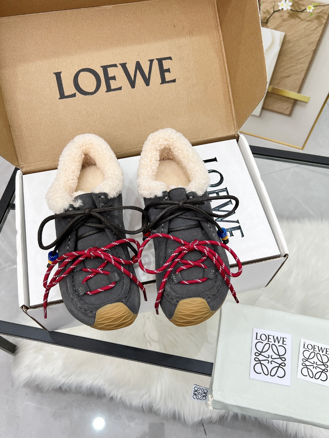 NO:559729,2025 autumn and winter Maoli new style, the same style as Wang Yibo!  Kangaroo shoes, couple style Loewe Ballet Runner 2.0 sneakers, moral training shoes, new color matching retro series running shoes, standard size. 35–40, casual shoes/sports shoes, loewe, loewe, sneakers198609092025年秋冬毛里新款,王一博同款！袋鼠鞋 情侣款Loewe罗意威Ballet Runner2.0运动鞋德训鞋 全新配色复古系列跑鞋 标准码数.35–40,休闲鞋/运动鞋,loewe,loewe,sneakers,Women's Shoes