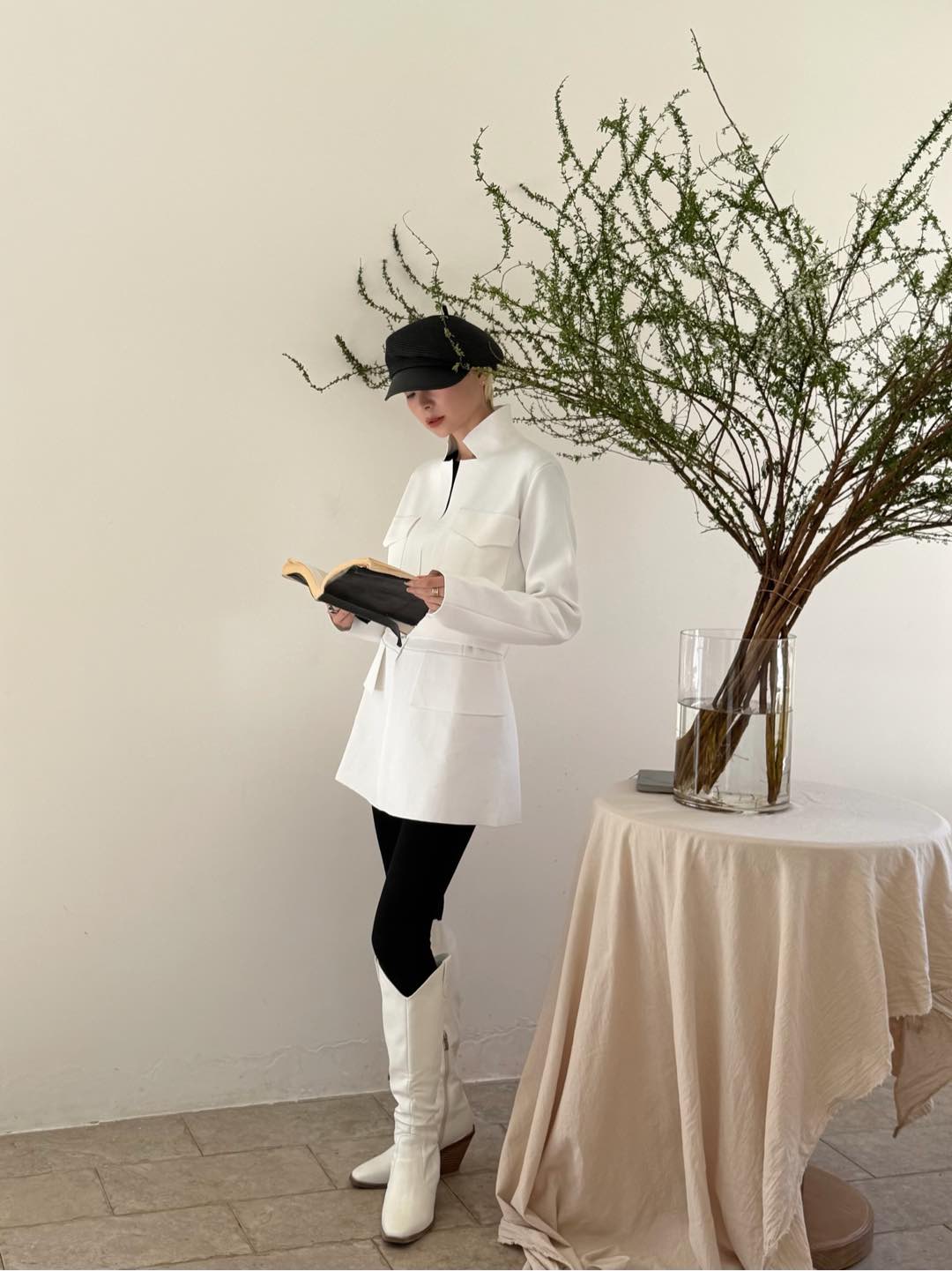 NO:713480,Alaia Knitting Queen imported yarn from Italy and made with machines imported from Germany. The price at the counter is close to 30,000. Size 36 38 40,,alaia,19860909Alaia针织女王意大利原厂进口纱线,德国进口机器制造,专柜接近3万价格 尺码36 38 40,,alaia,,Women's clothing