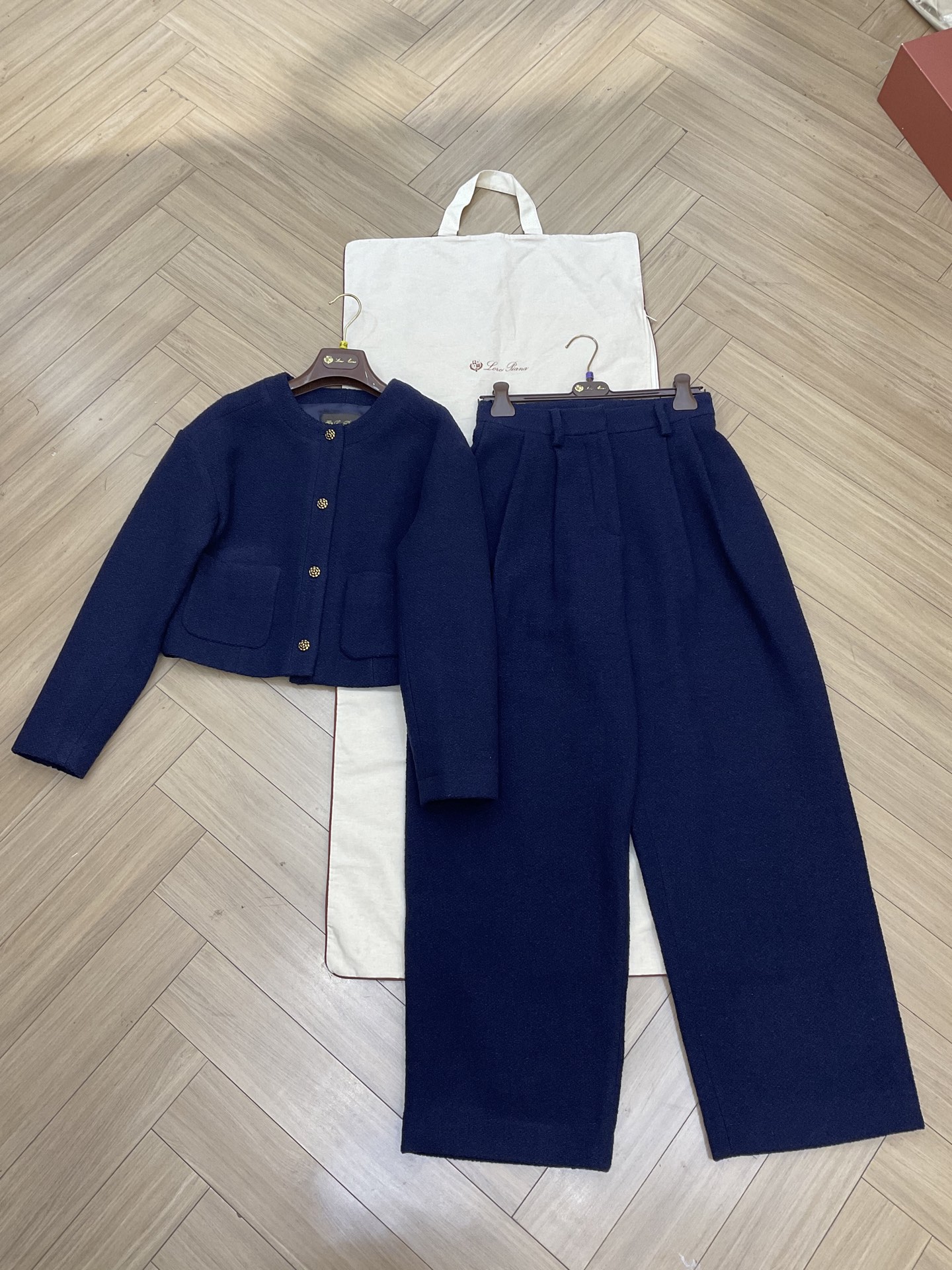 NO:502682,L autumn and winter new style vest jacket trousers original custom vest jacket 36 38 40 pants on stock 36 38 40 42 spot sale, loro piana, jackets & coats, alexander wang19860909L秋冬新款 马甲外套 长裤 原版定制 马甲外套36 38 40 现货发售裤子36 38 40 42 现货发售,,loro piana,jackets & coats,alexander wang,Women's clothing