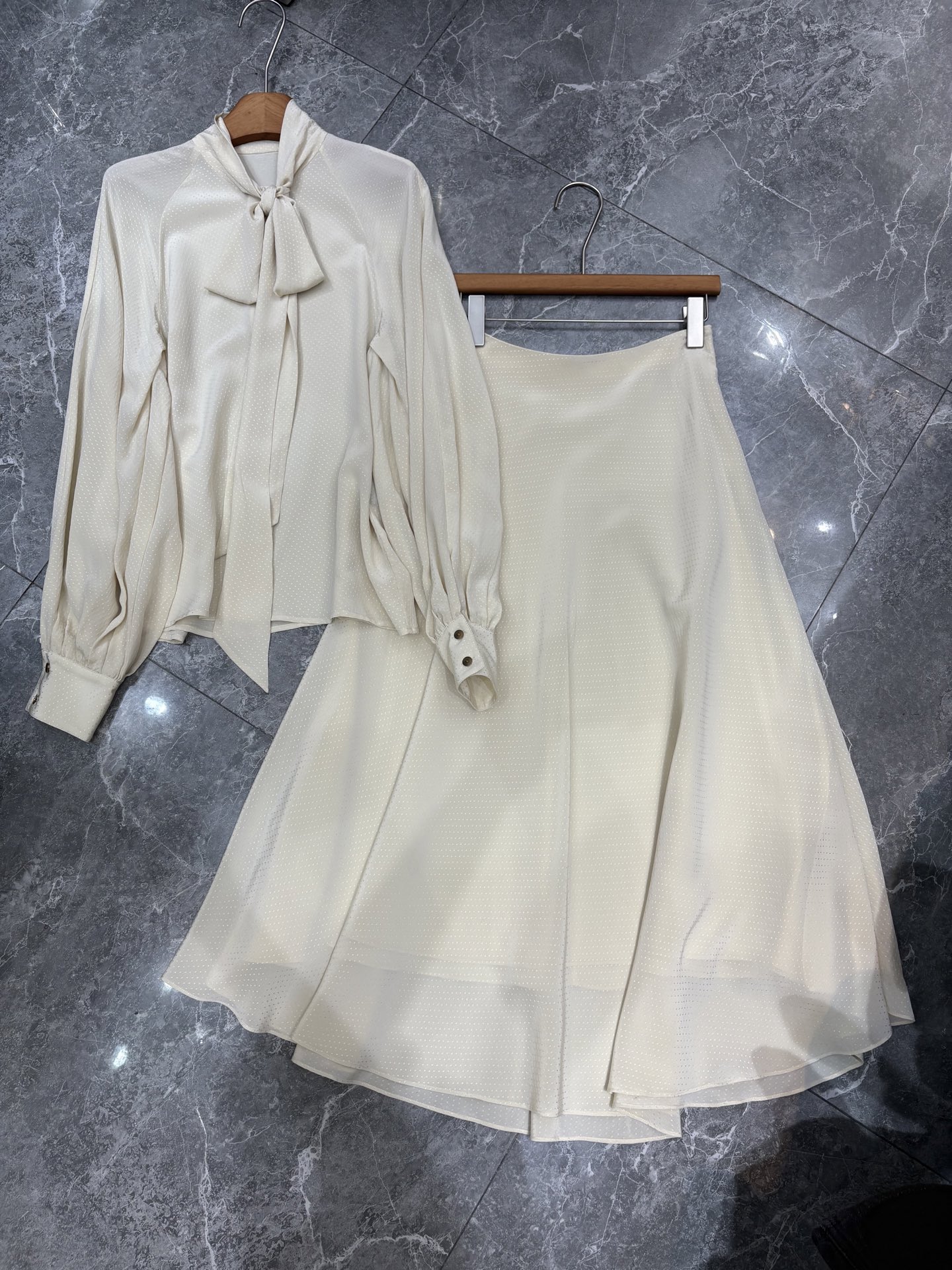NO:501441,Silk skirt, real details, consistent fabric, skirts, real silk, alexander wang19860909真丝套裙 细节实拍 z一致面料,,skirts,real silk,alexander wang,Women's clothing