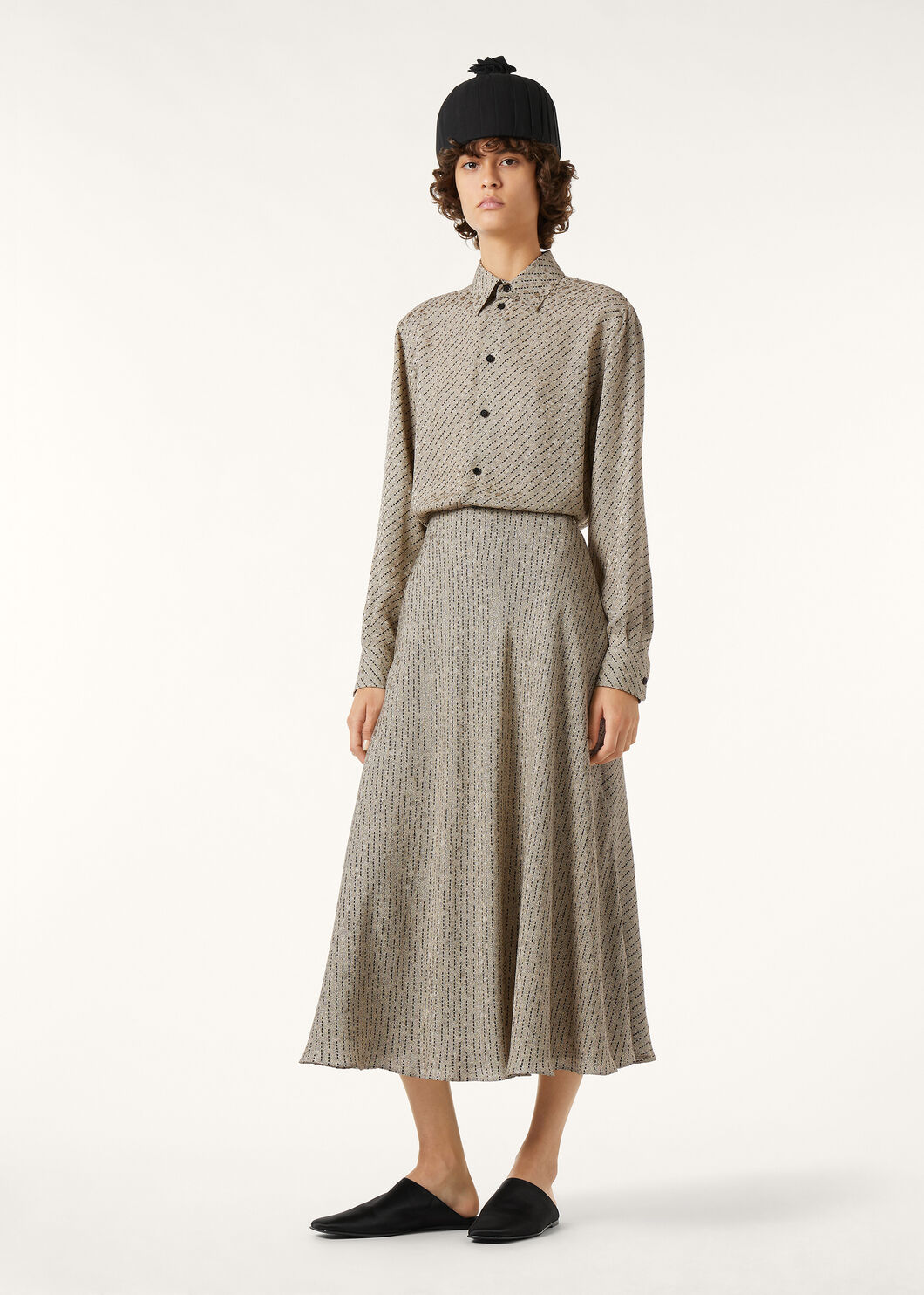 NO:807871,lNew jacquard silk skirts, shirts and skirts, sizes 36 38 40, developed and now accepting reservations, loro piana,skirts,real silk,19860909l新款提花真丝套裙 衬衣半裙 尺码36 38 40 开发 开始接受预定,,loro piana,skirts,real silk,,Women's clothing