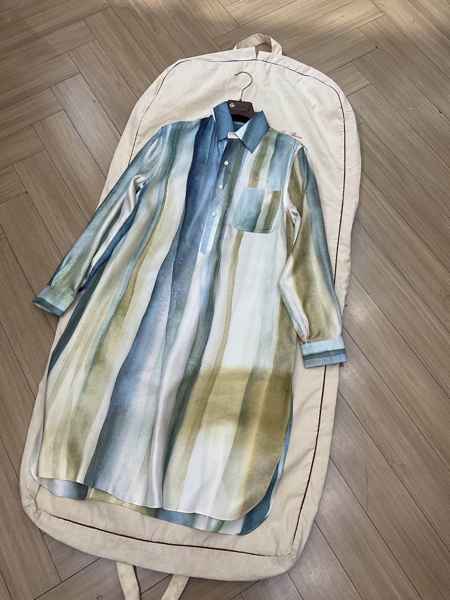 NO:843363,Smudge dyeing series silk shirt dress of the same style, yb custom shipping, size 36 38 40, ready for sale,,skirts,real silk,19860909晕染系列 真丝同款衬衣裙 yb定制出货 尺码36 38 40 现货发售,,skirts,real silk,,Women's clothing