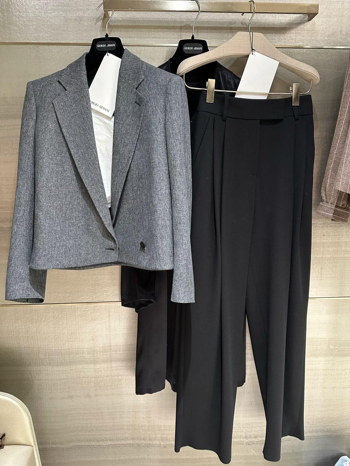 NO:949443,The upper body reference set is made of customized fabrics, suit jacket, wool pants, size 36 38 40 42,, jackets & coats,19860909上身参考一套都是定制面料 西服外套羊毛裤 尺码36 38 40 42,,jackets & coats,,Women's clothing