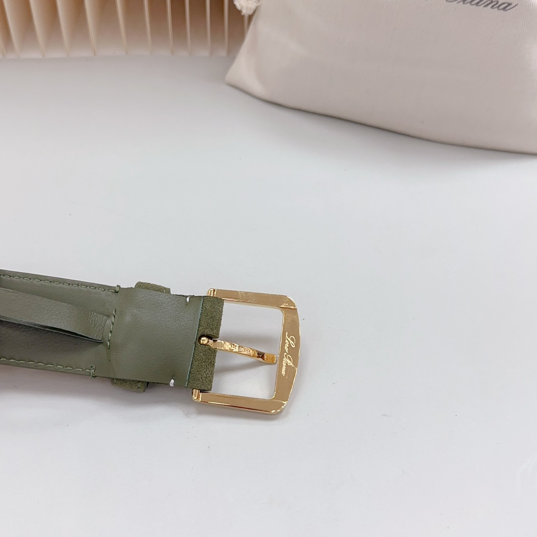 .4cm诺悠翩雅LoroPiana新款男士经典休闲皮带采用柔软的Alsavel小牛皮制成黄铜金属扣环制有