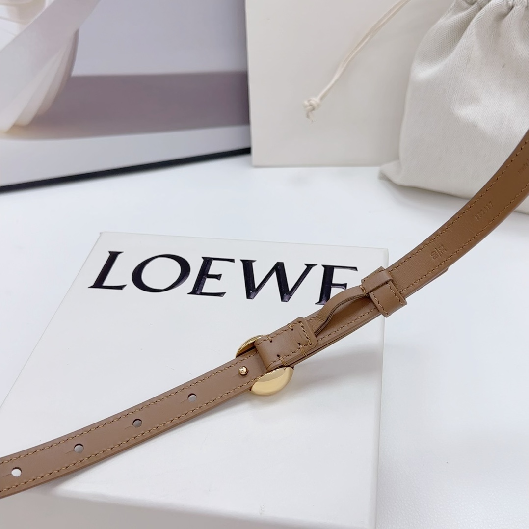 .5cm罗意威新款光滑牛皮革腰带以金属LOEWE品牌标志长度75.80.85.90.95.100欧