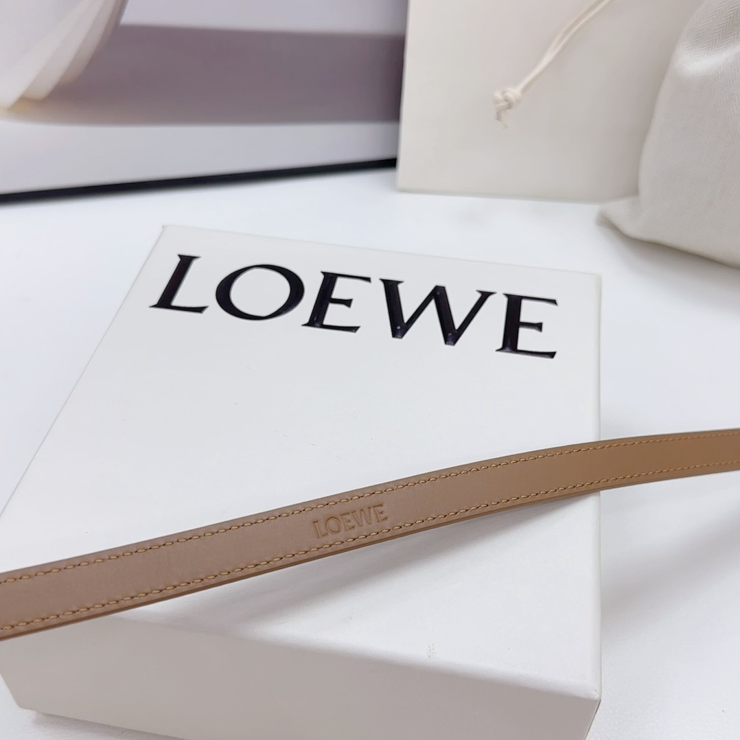 .5cm罗意威新款光滑牛皮革腰带以金属LOEWE品牌标志长度75.80.85.90.95.100欧