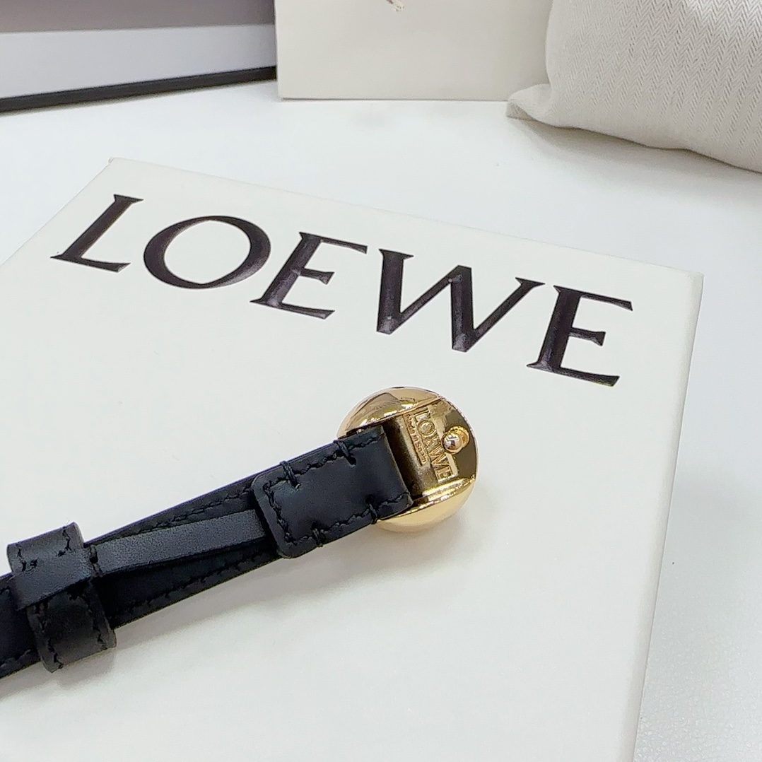 .5cm罗意威新款光滑牛皮革腰带以金属LOEWE品牌标志长度75.80.85.90.95.100欧