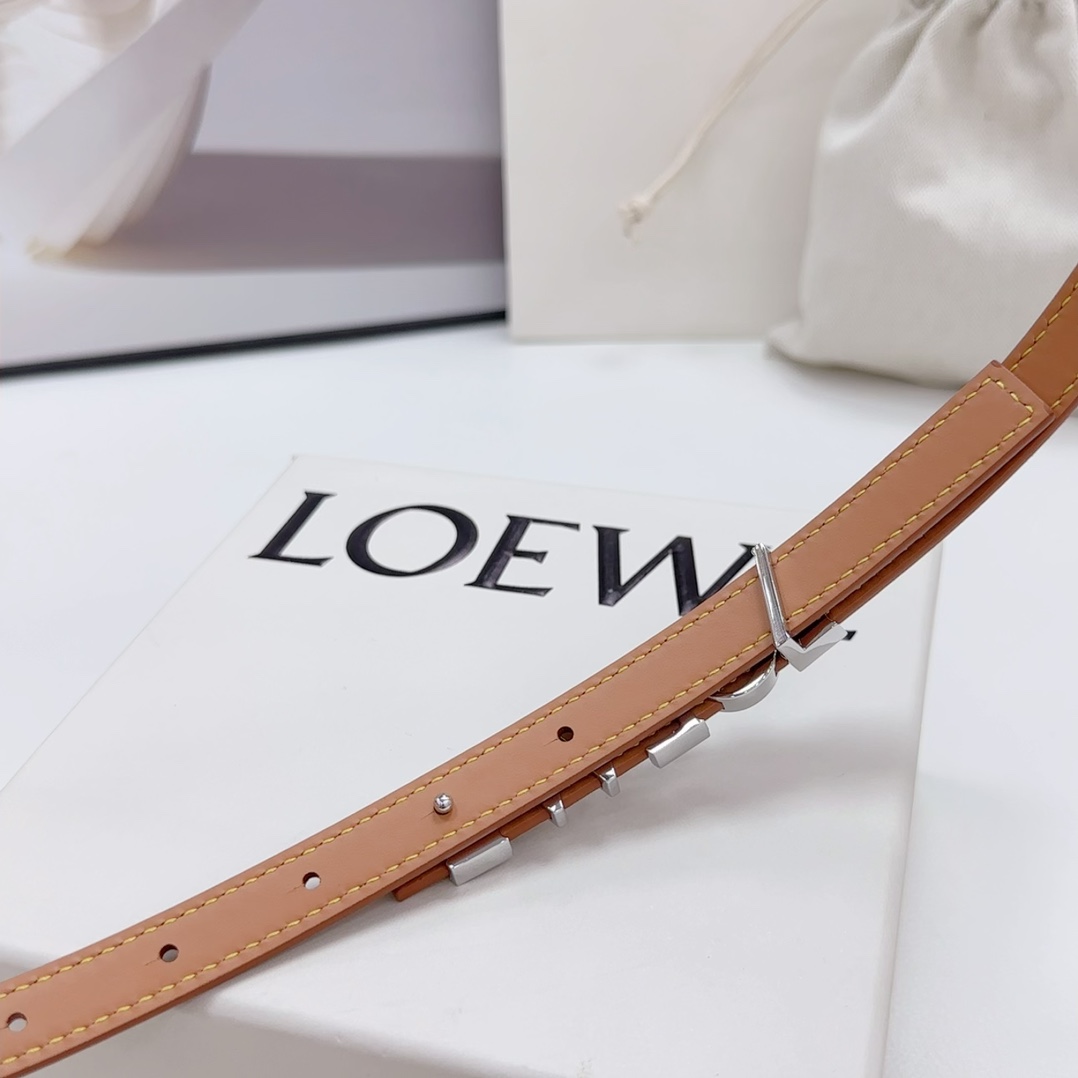 .5cm罗意威新款光滑牛皮革腰带以金属LOEWE品牌标志长度75.80.85.90.95.100欧