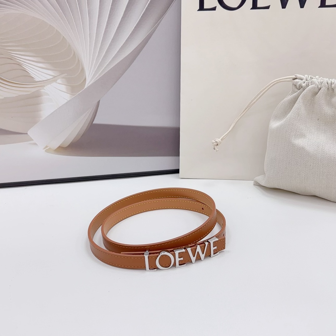 .5cm罗意威新款光滑牛皮革腰带以金属LOEWE品牌标志长度75.80.85.90.95.100欧