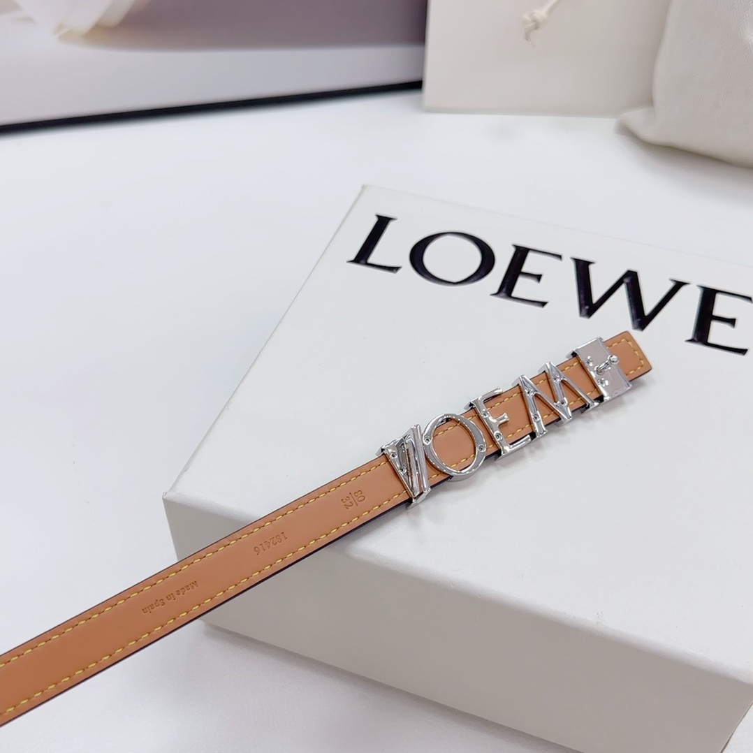 .5cm罗意威新款光滑牛皮革腰带以金属LOEWE品牌标志长度75.80.85.90.95.100欧