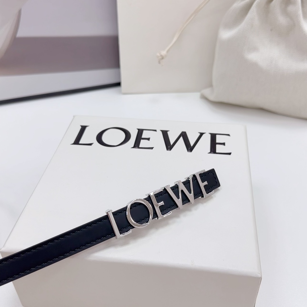 .5cm罗意威新款光滑牛皮革腰带以金属LOEWE品牌标志长度75.80.85.90.95.100欧