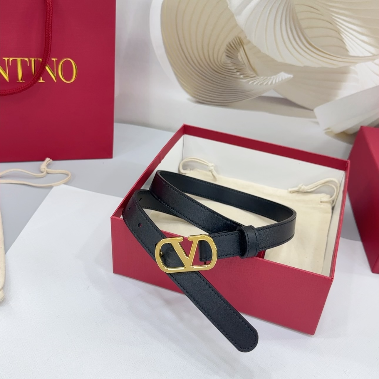Valentino 代购级 华伦天奴腰带 宽度2 0cm 双面头层牛皮皮料 长度： 75 80 85