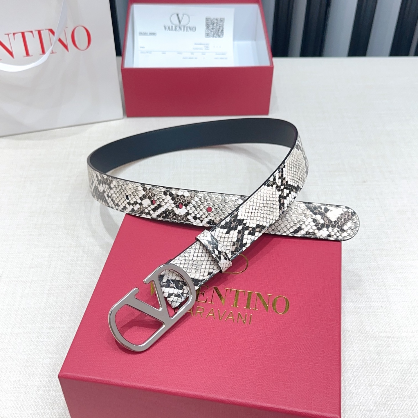 💥💥💥3.0cm华伦天奴腰带，双面头层牛皮，长度：75.80.85.90.95.100.105.110欧