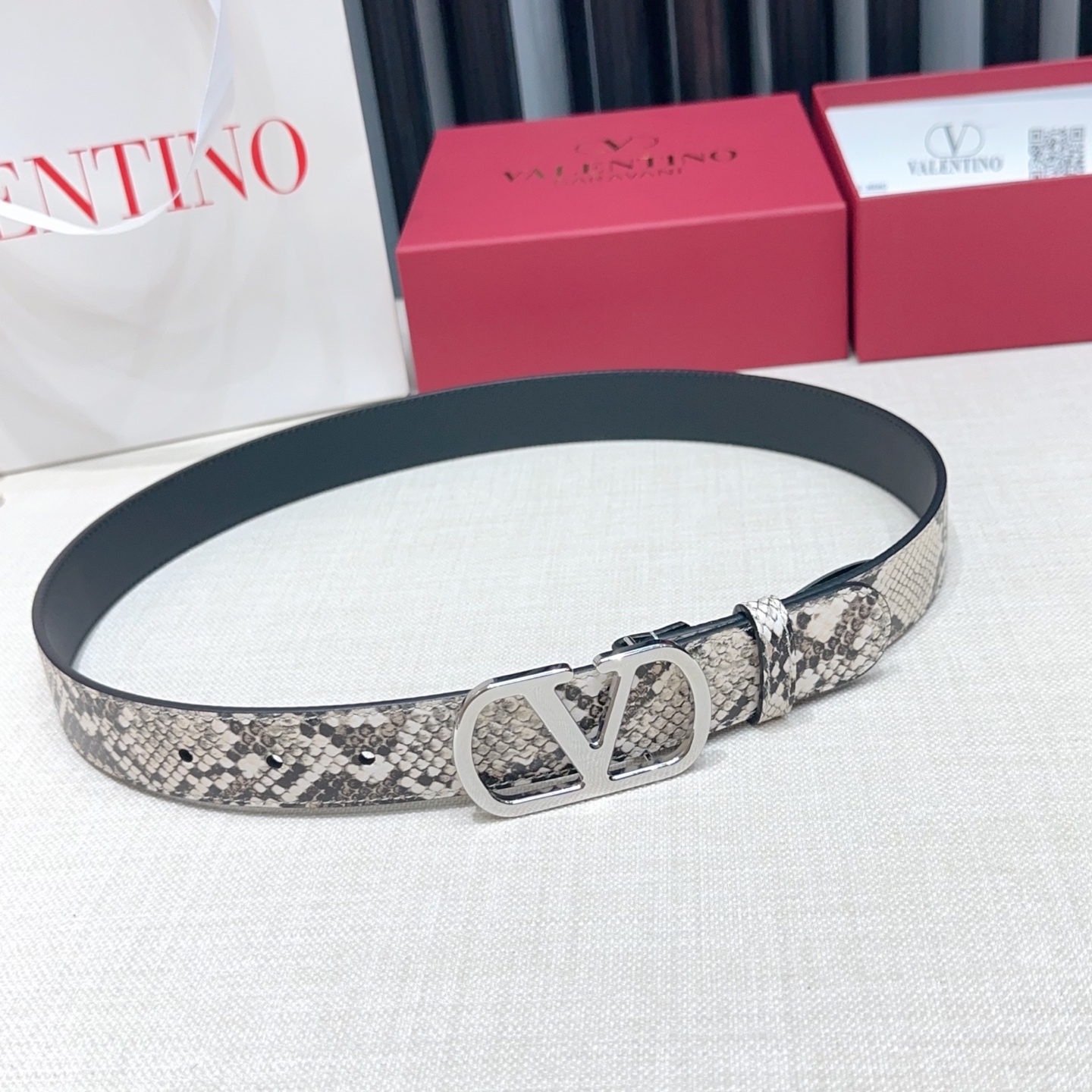 💥💥💥3.0cm华伦天奴腰带，双面头层牛皮，长度：75.80.85.90.95.100.105.110欧