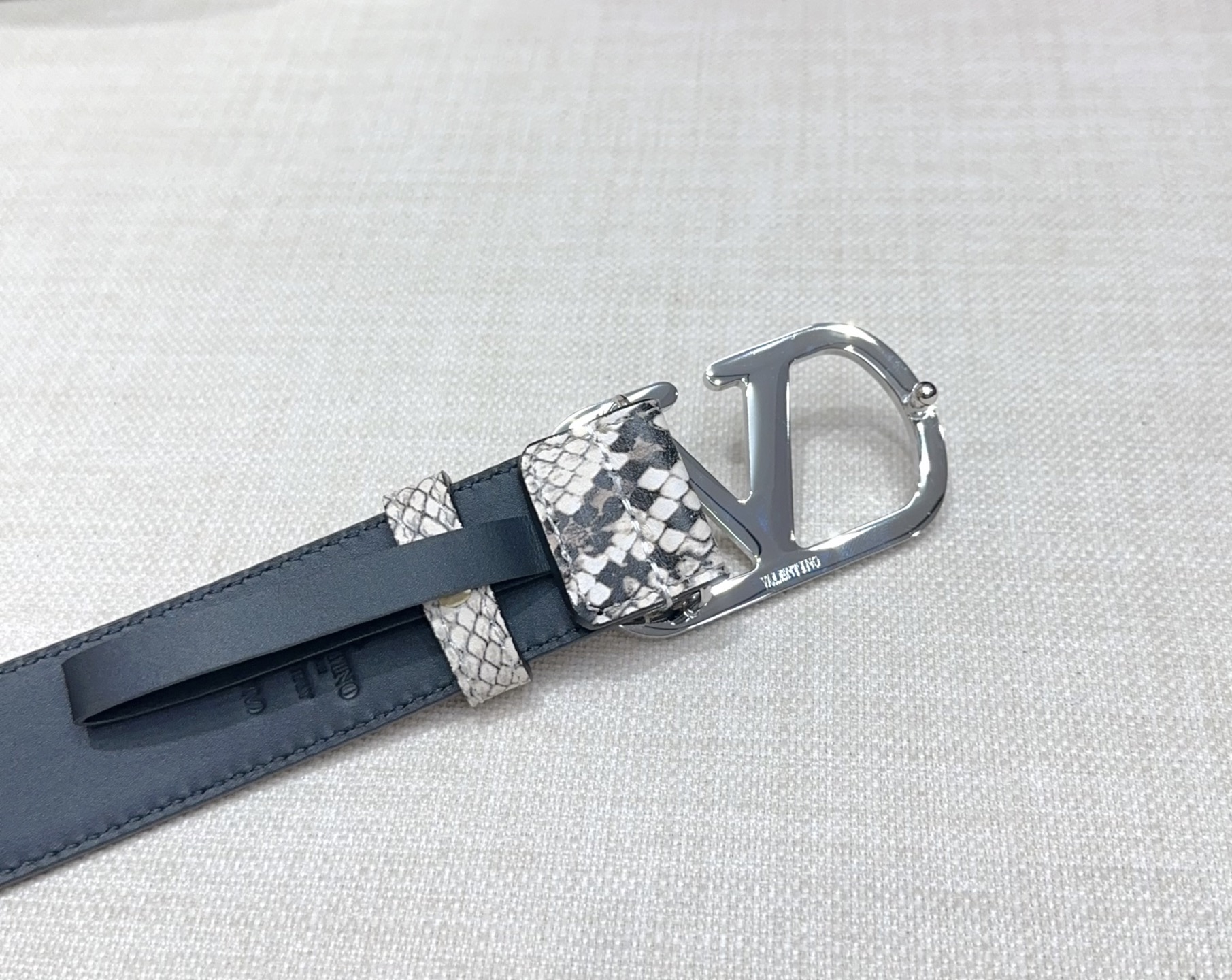 💥💥💥3.0cm华伦天奴腰带，双面头层牛皮，长度：75.80.85.90.95.100.105.110欧