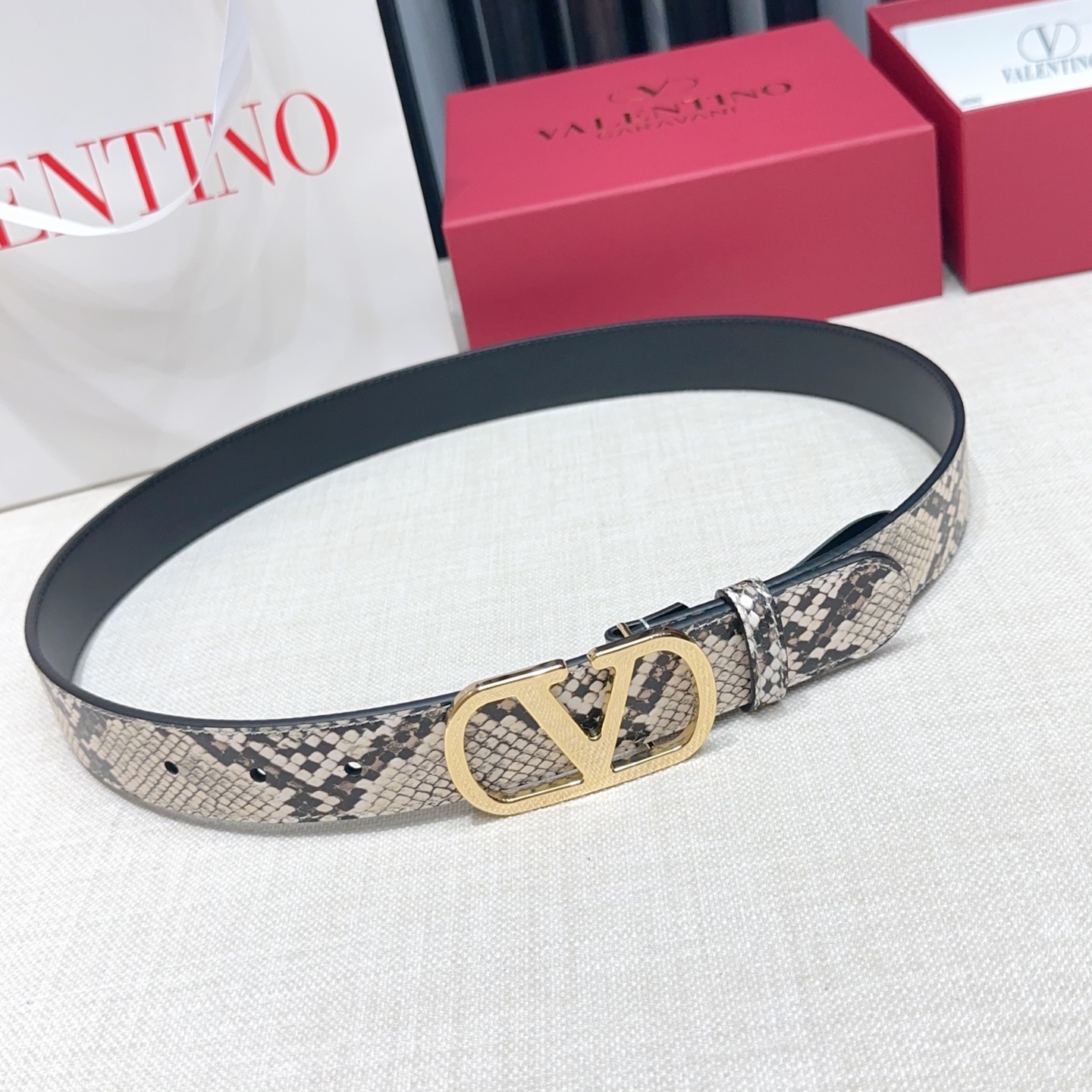 💥💥💥3.0cm华伦天奴腰带，双面头层牛皮，长度：75.80.85.90.95.100.105.110欧