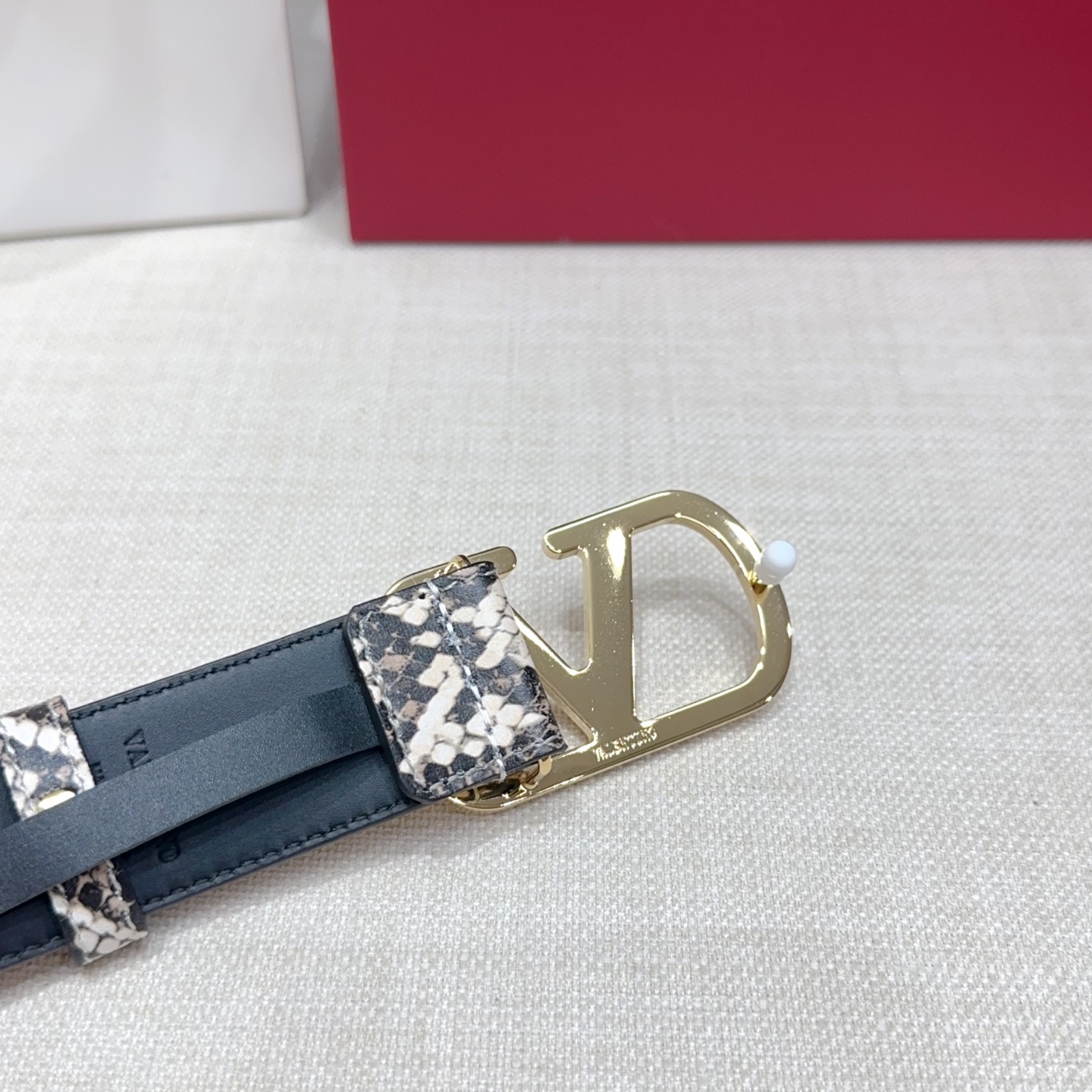 💥💥💥3.0cm华伦天奴腰带，双面头层牛皮，长度：75.80.85.90.95.100.105.110欧