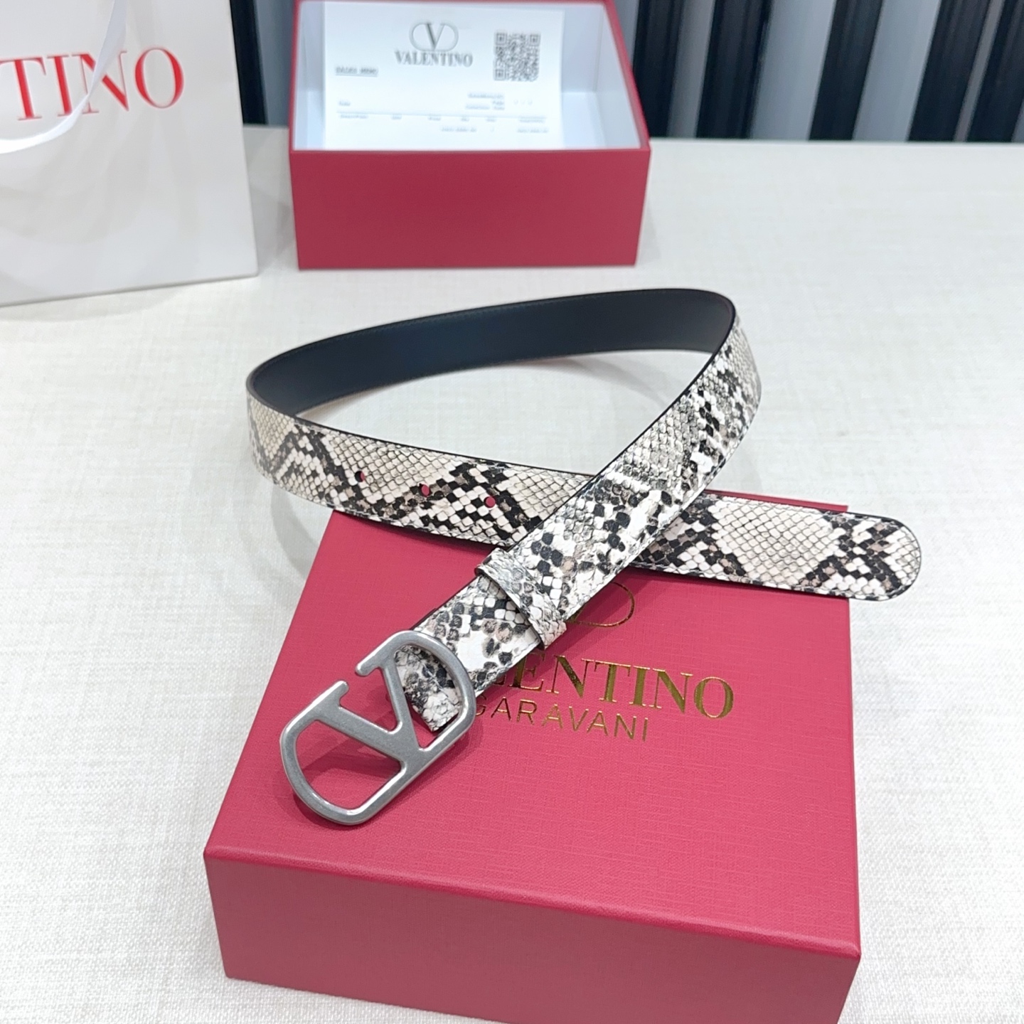 💥💥💥3.0cm华伦天奴腰带，双面头层牛皮，长度：75.80.85.90.95.100.105.110欧