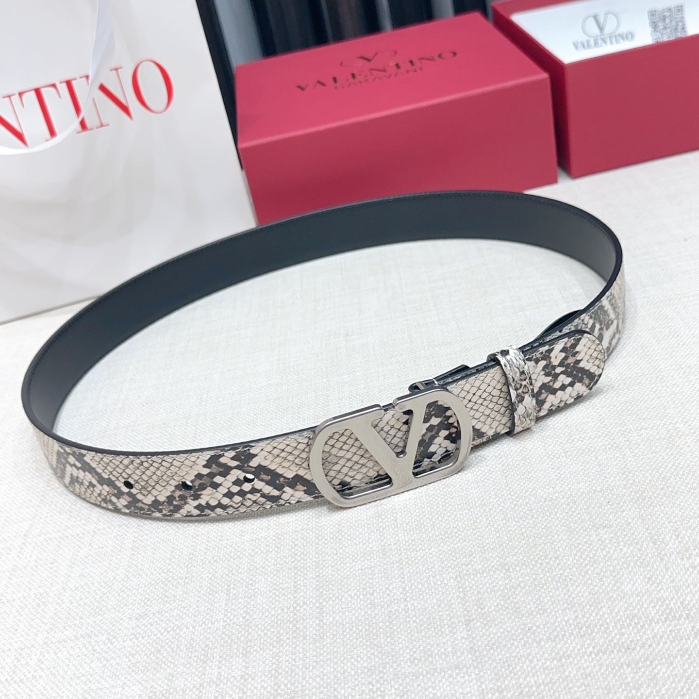 💥💥💥3.0cm华伦天奴腰带，双面头层牛皮，长度：75.80.85.90.95.100.105.110欧