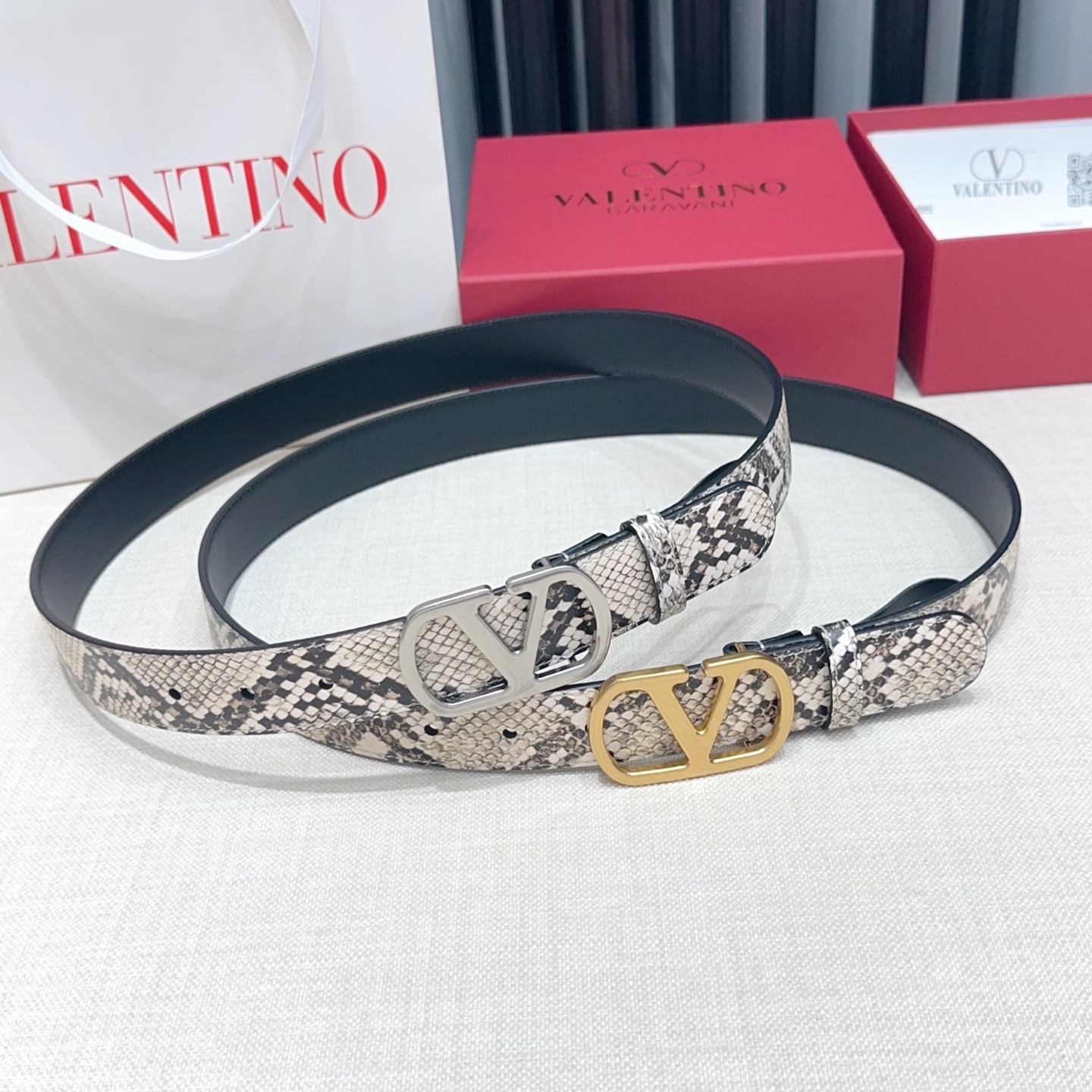 💥💥💥3.0cm华伦天奴腰带，双面头层牛皮，长度：75.80.85.90.95.100.105.110欧