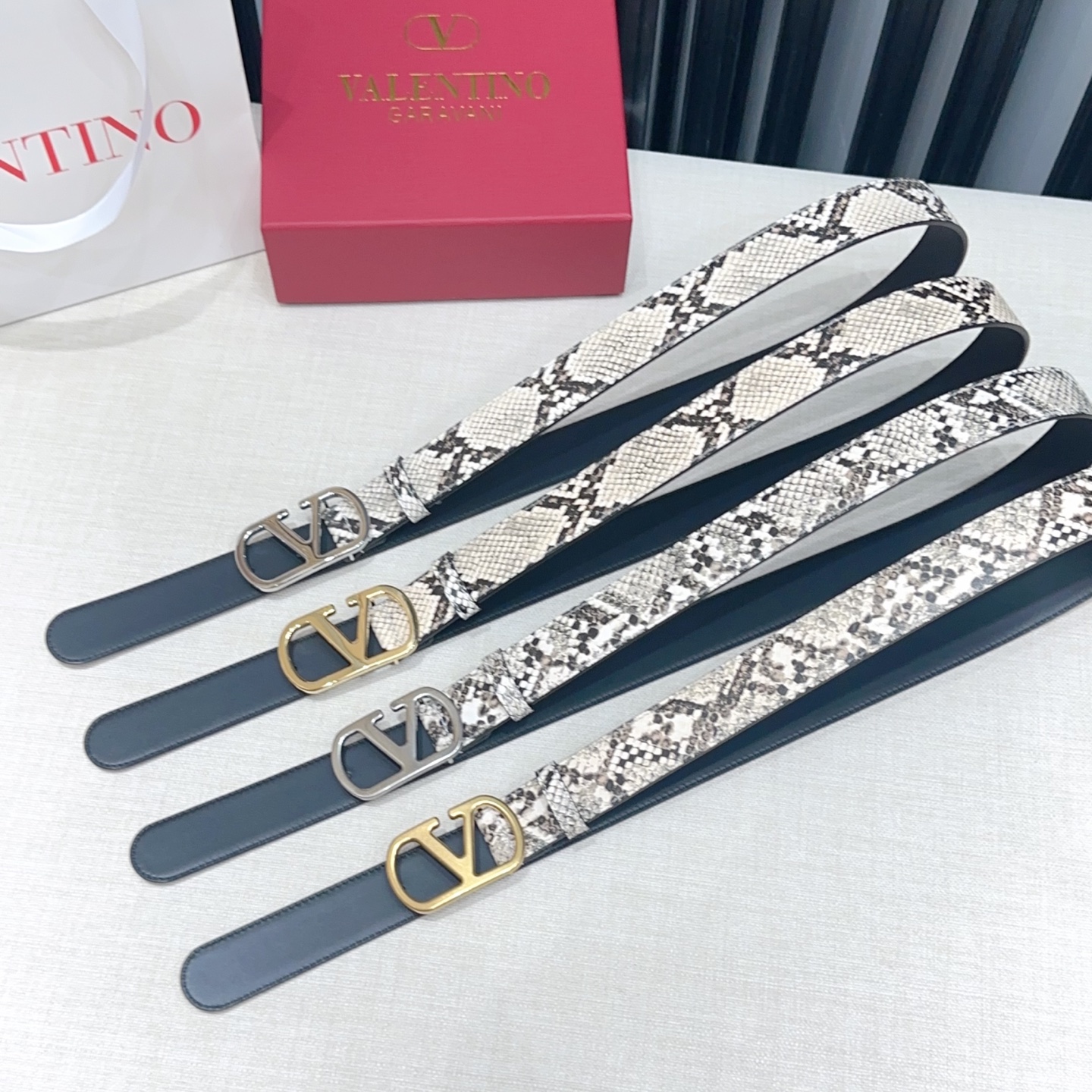 💥💥💥3.0cm华伦天奴腰带，双面头层牛皮，长度：75.80.85.90.95.100.105.110欧