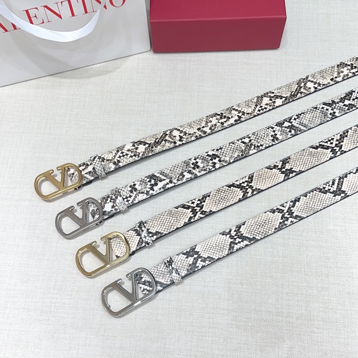 💥💥💥3.0cm华伦天奴腰带，双面头层牛皮，长度：75.80.85.90.95.100.105.110欧