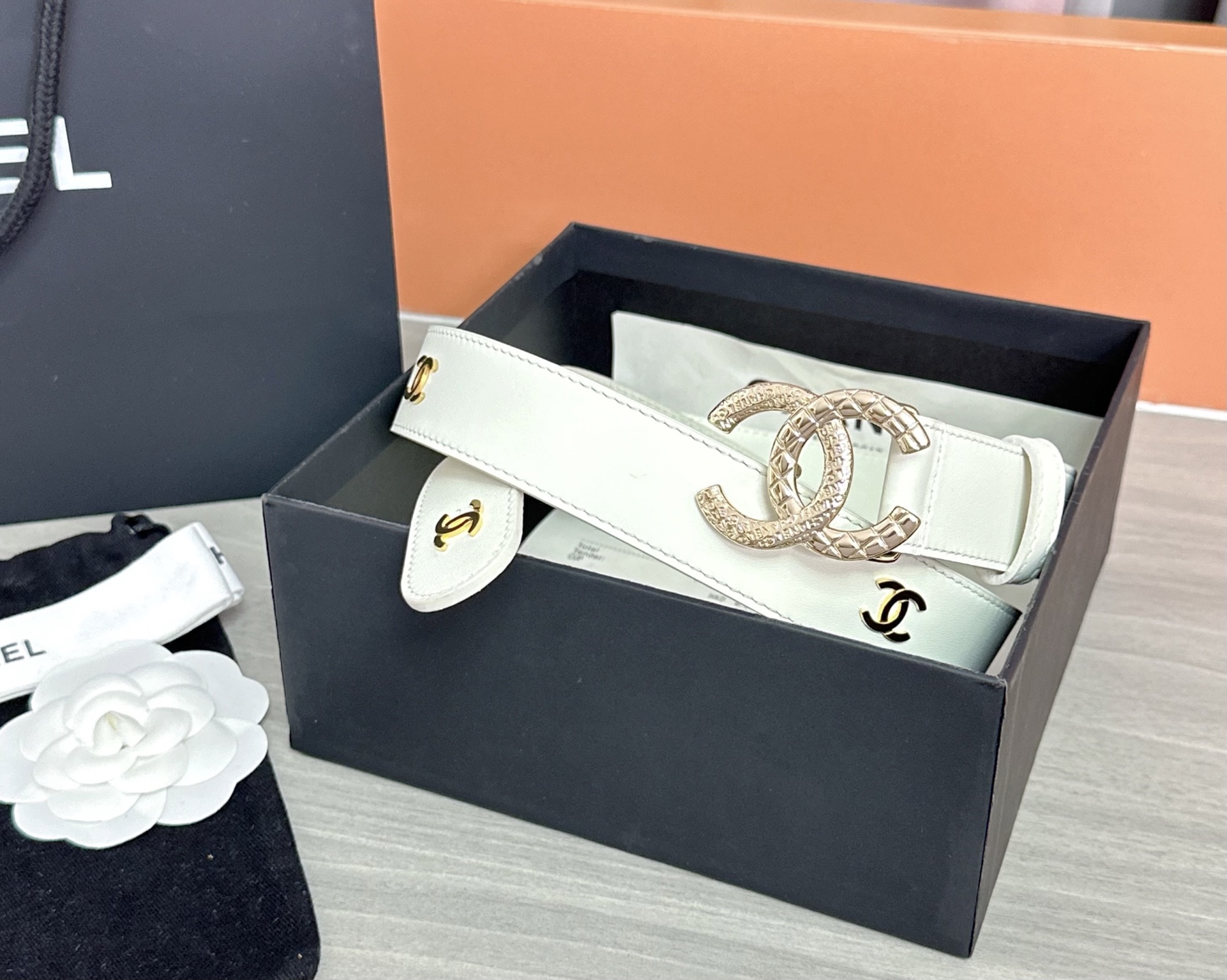 💥💥💥3.0cm香奈儿腰带，头层进口牛皮，长度：75.80.85.90.95.100.105欧，浅金铜五