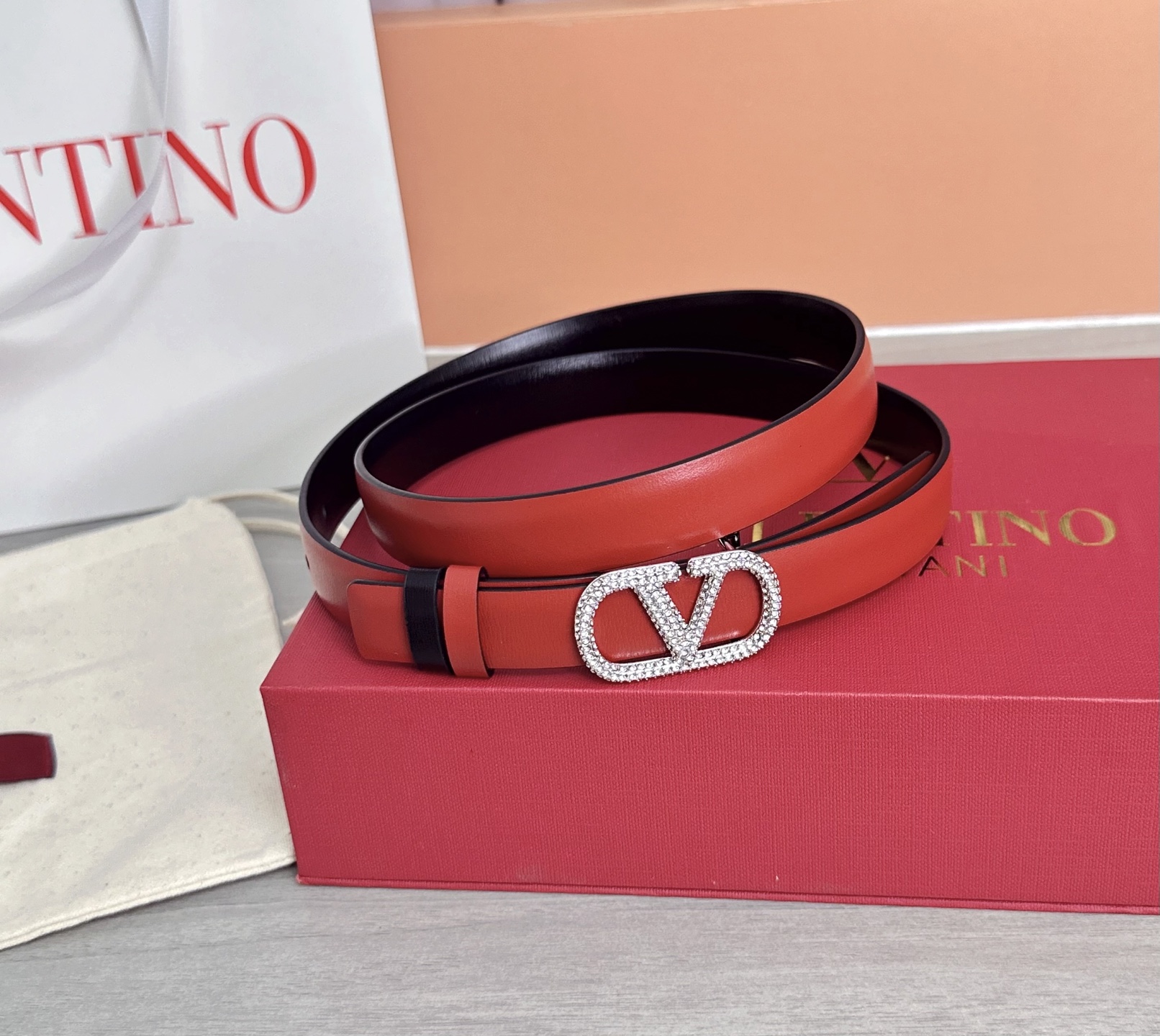 💥💥💥2.0cm华伦天奴腰带，双面头层牛皮，长度：75.80.85.90.95.100欧，铜五金扣原版开