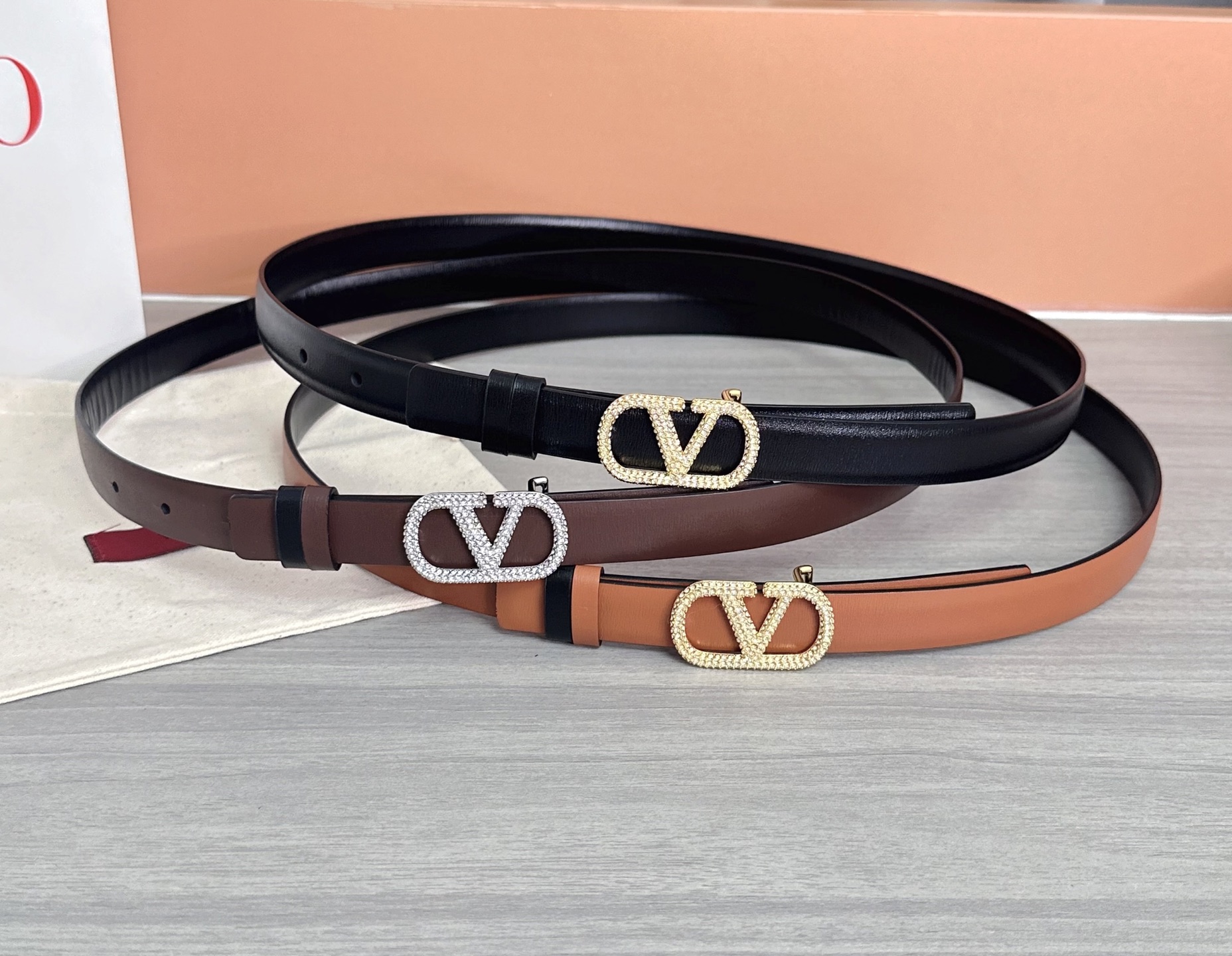 💥💥💥2.0cm华伦天奴腰带，双面头层牛皮，长度：75.80.85.90.95.100欧，铜五金扣原版开