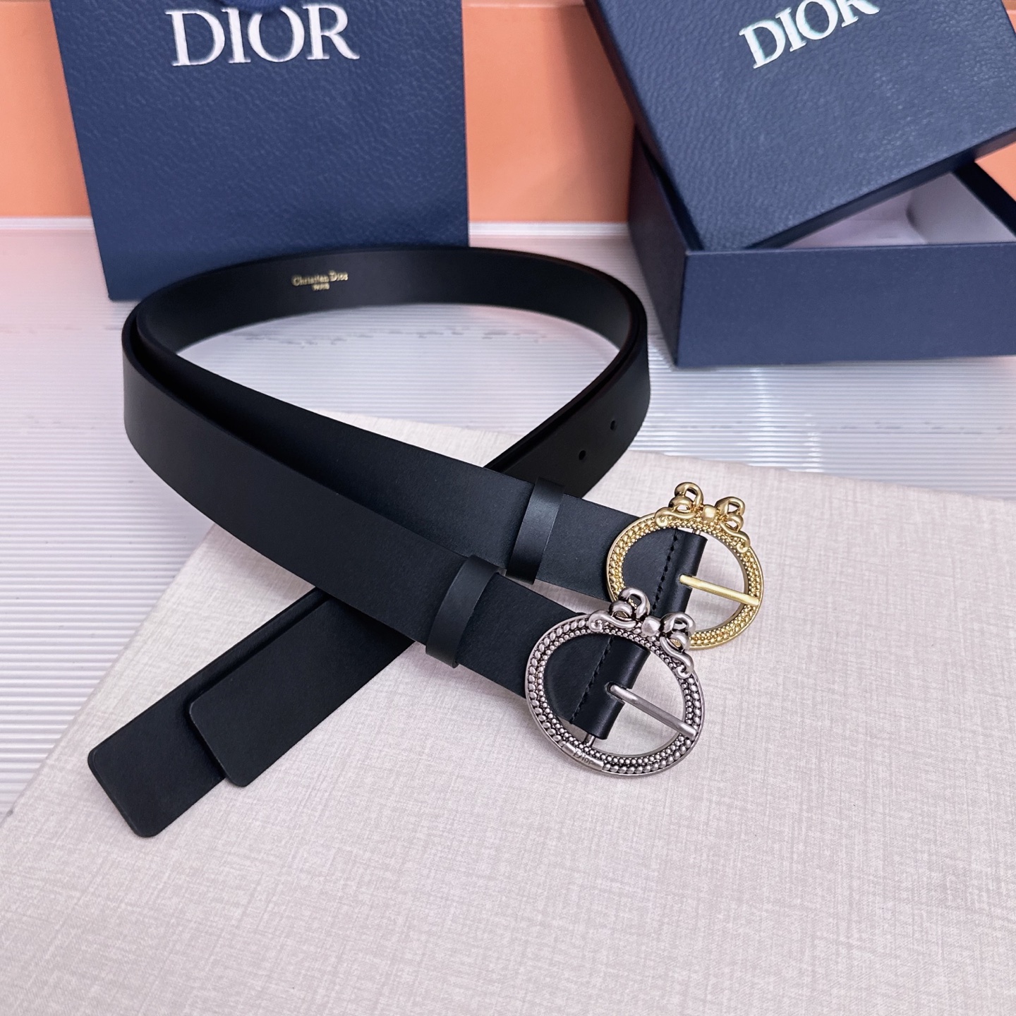 💥💥💥3.0cm迪奥腰带，头层牛皮，长度：75.80.85.90.95.100.欧。