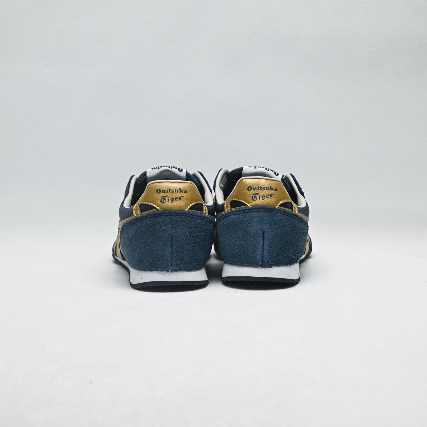 新款首发💰130
Onitsuka Tiger Serrano 百搭单品
货号：1183B400-400
码数：36 37 37.5 38 39 39.5 40 40.5 41.5 42 42.5 43.5 44 44.5 45