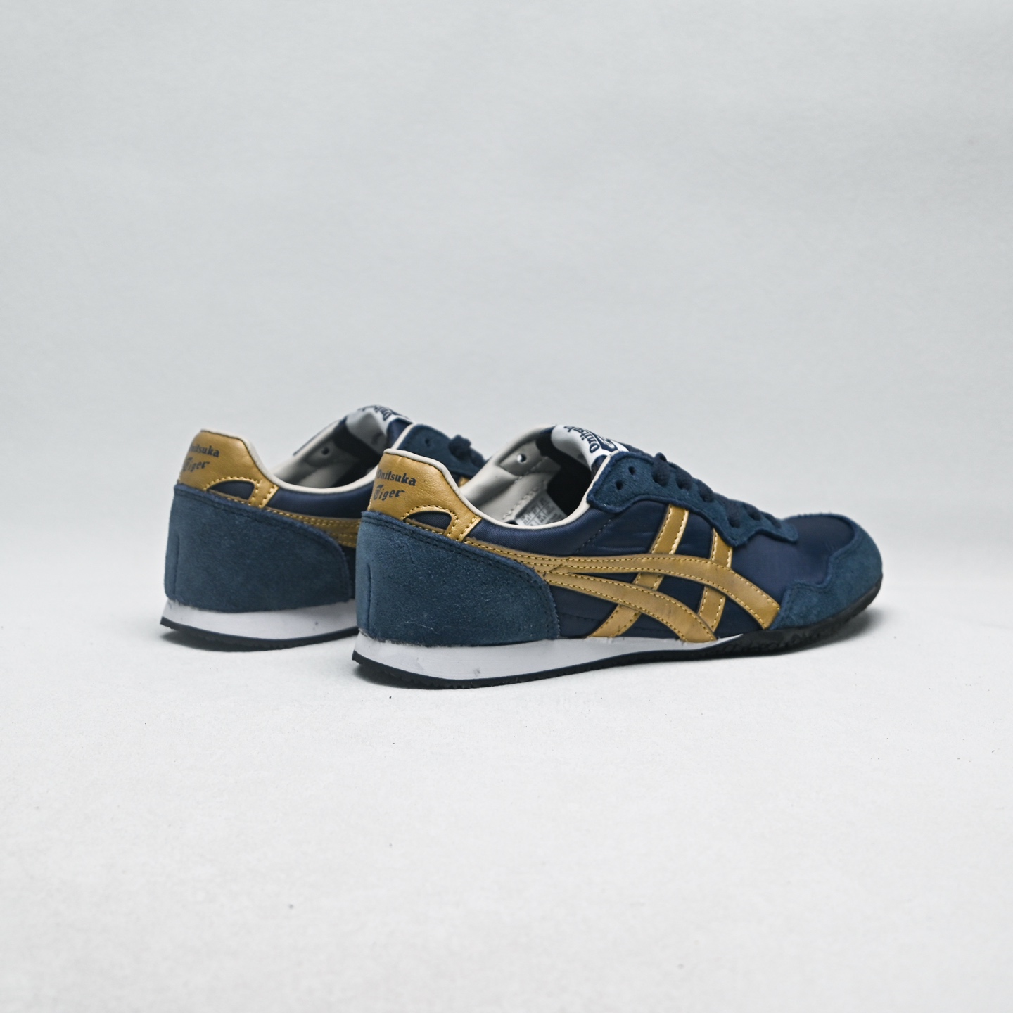 新款首发💰130
Onitsuka Tiger Serrano 百搭单品
货号：1183B400-400
码数：36 37 37.5 38 39 39.5 40 40.5 41.5 42 42.5 43.5 44 44.5 45