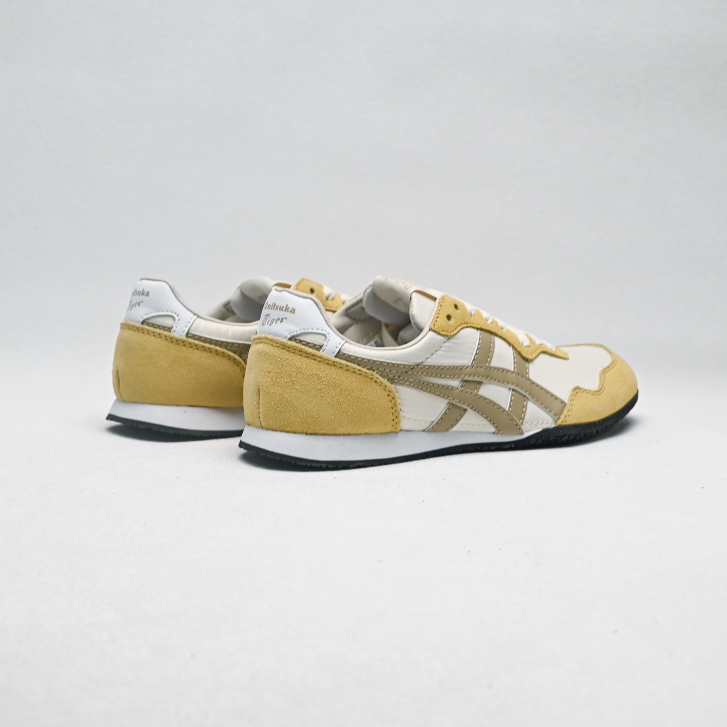 新款首发💰130
Onitsuka Tiger Serrano 百搭单品
货号：1183B400-753
码数：36 37 37.5 38 39 39.5 40 40.5 41.5 42 42.5 43.5 44 44.5 45