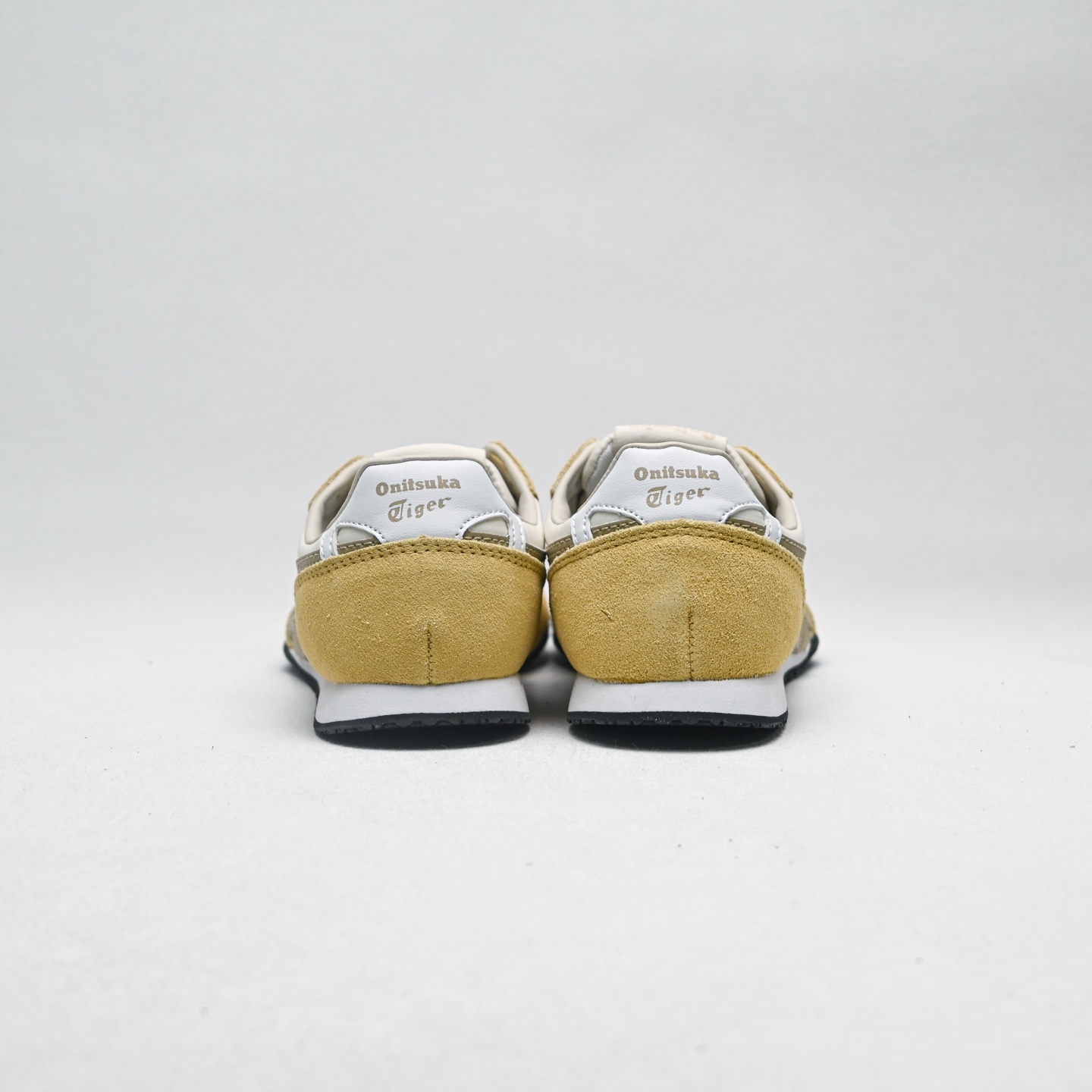 新款首发💰130
Onitsuka Tiger Serrano 百搭单品
货号：1183B400-753
码数：36 37 37.5 38 39 39.5 40 40.5 41.5 42 42.5 43.5 44 44.5 45