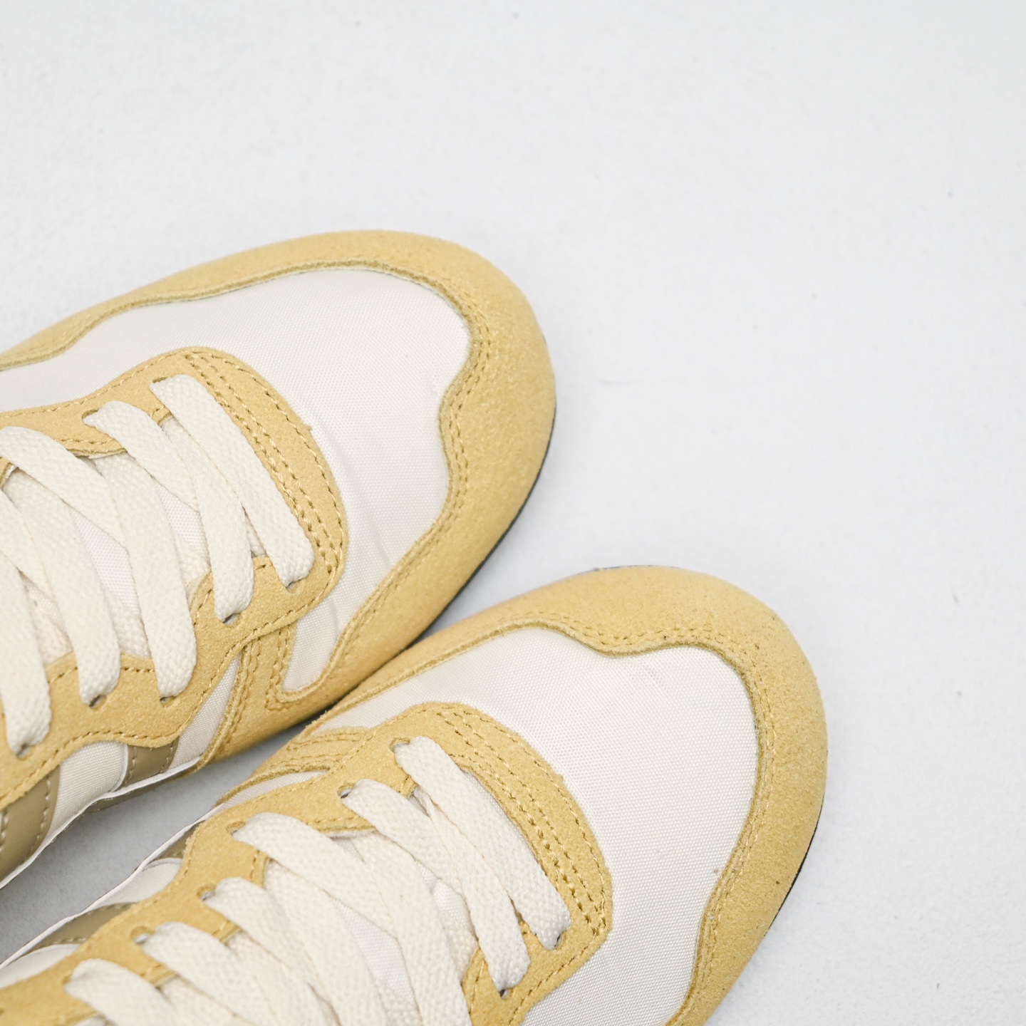新款首发💰130
Onitsuka Tiger Serrano 百搭单品
货号：1183B400-753
码数：36 37 37.5 38 39 39.5 40 40.5 41.5 42 42.5 43.5 44 44.5 45