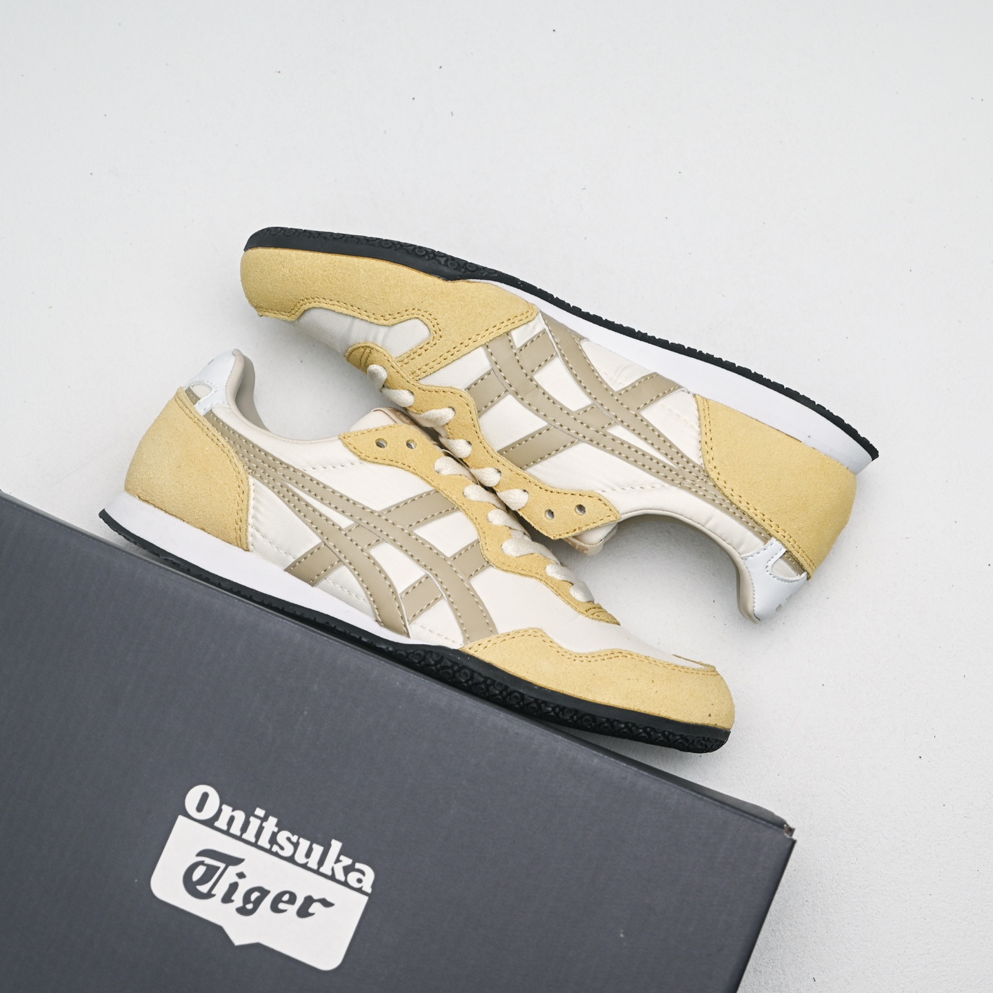 新款首发💰130
Onitsuka Tiger Serrano 百搭单品
货号：1183B400-753
码数：36 37 37.5 38 39 39.5 40 40.5 41.5 42 42.5 43.5 44 44.5 45