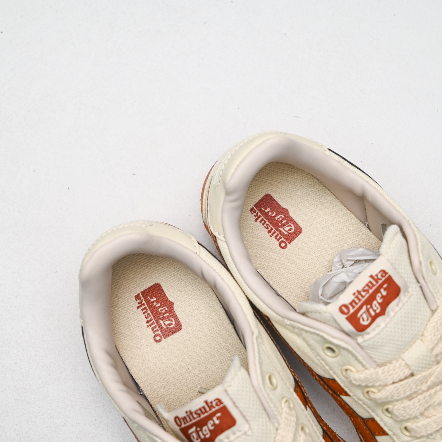 新款首发💰130
Onitsuka Tiger Tokuten 百搭单品
货号：1183A862-200
码数：36 37 37.5 38 39 39.5 40 40.5 41.5 42 42.5 43.5 44 44.5 45
