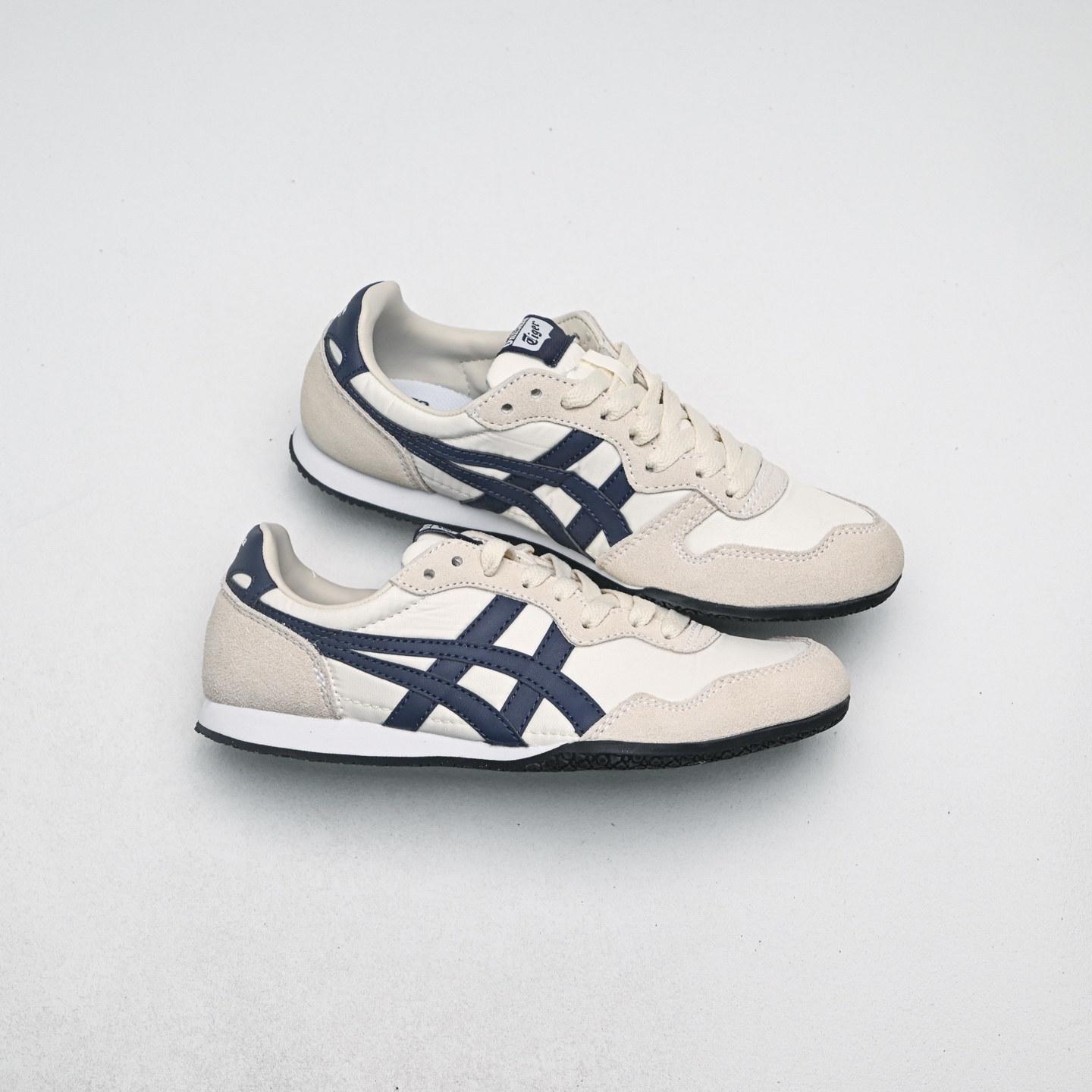 新款首发💰130
Onitsuka Tiger Serrano 百搭单品
货号：1183B400-200
码数：36 37 37.5 38 39 39.5 40 40.5 41.5 42 42.5 43.5 44 44.5 45