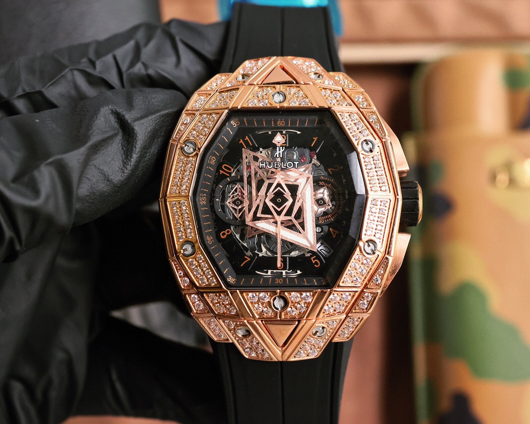 “HUBLOT Big Bang Sang Bleu lll: Evolution of Tattoo Art on Wristwatch” - 图片 1