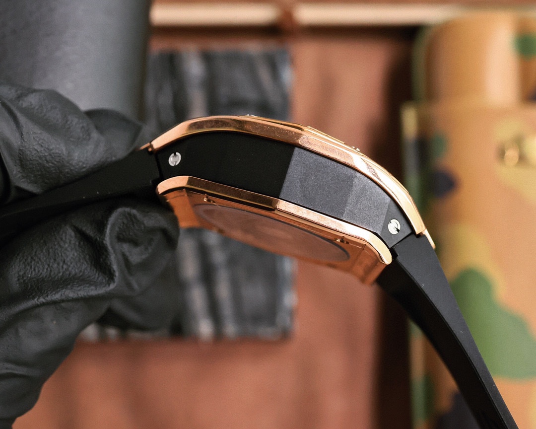 “HUBLOT Big Bang Sang Bleu lll: Evolution of Tattoo Art on Wristwatch” - 图片 5
