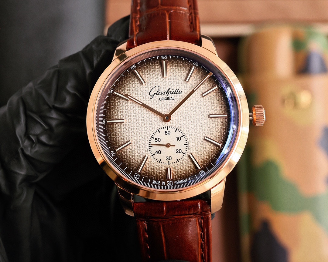 White Shell 3045: High-End Wristwatch with Elegant Design and Superior Craftsmanship - 图片 4