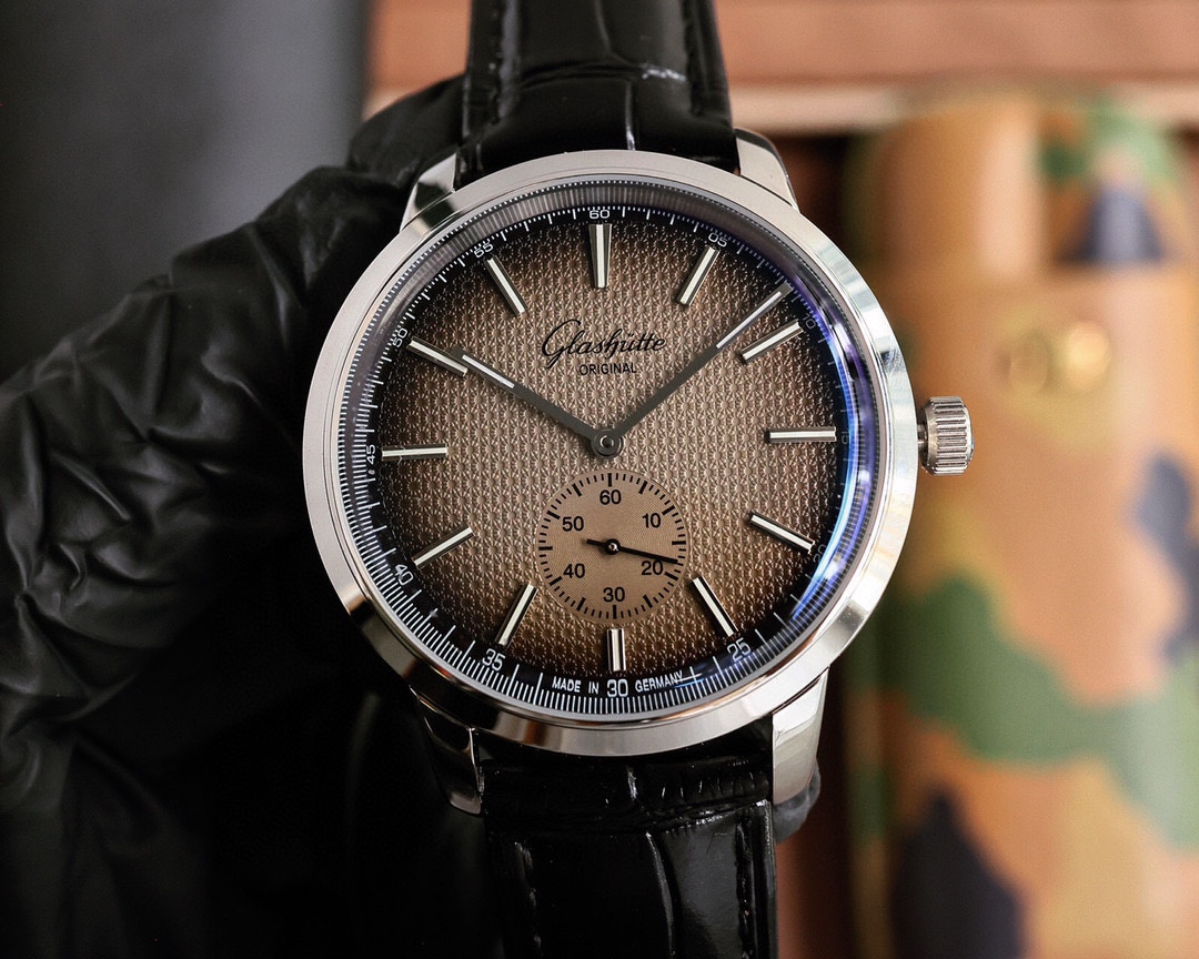 White Shell 3045: High-End Wristwatch with Elegant Design and Superior Craftsmanship - 图片 3