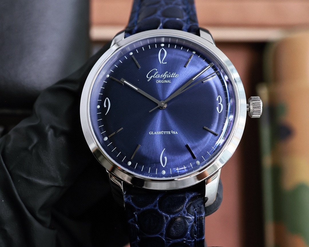 TW Actory Wristwatch with Sapphire Glass Face and Autolink Cores for Accuracy