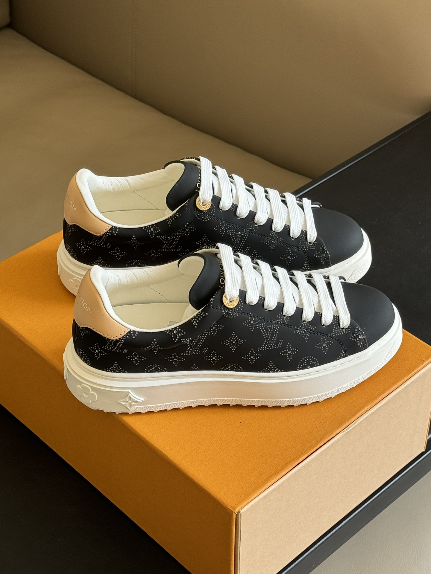 Louis Vuitton Shoes Sneakers Cowhide Rubber Spring/Summer Collection Sweatpants