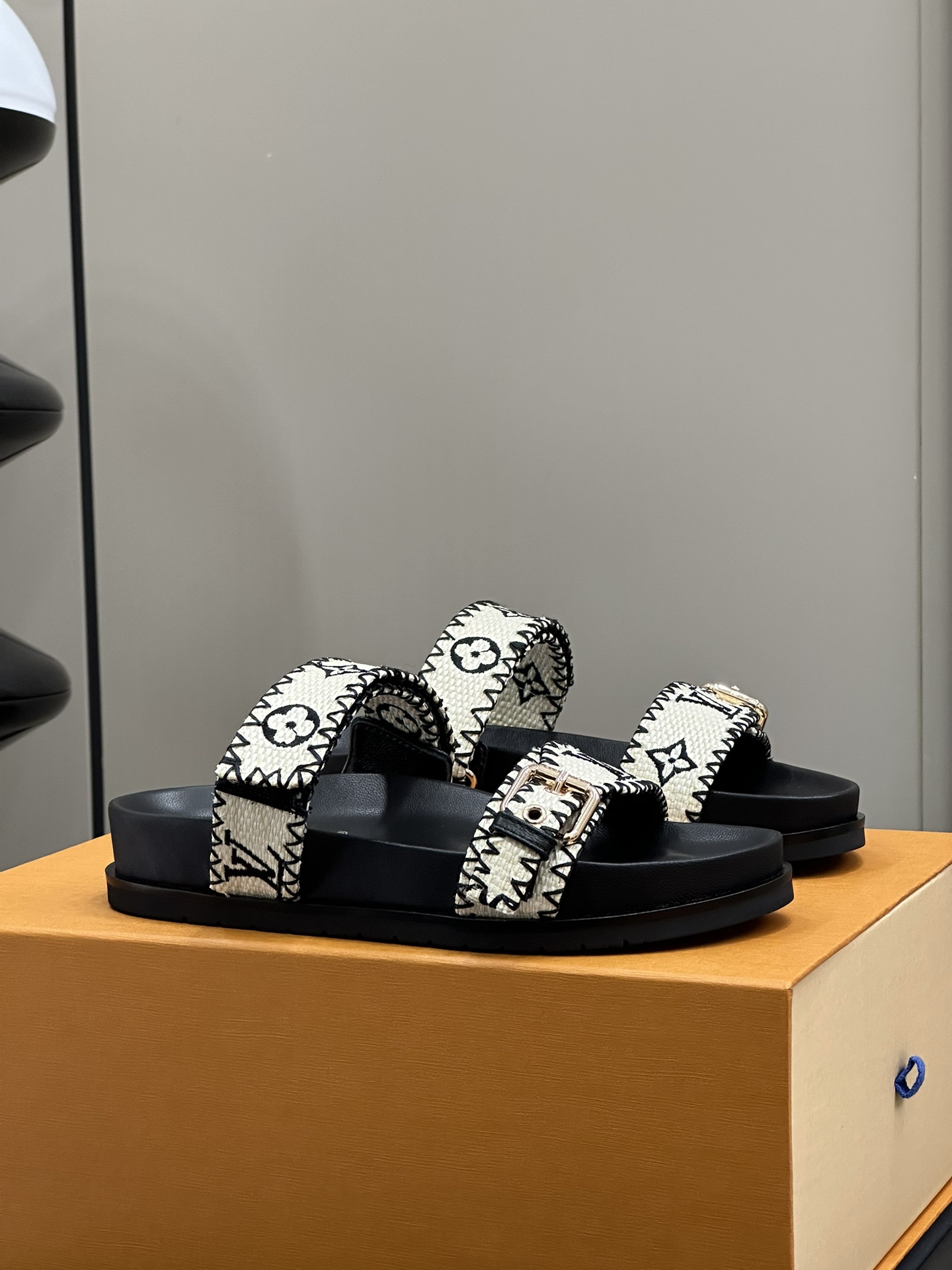 Louis Vuitton Shoes Slippers Spring/Summer Collection