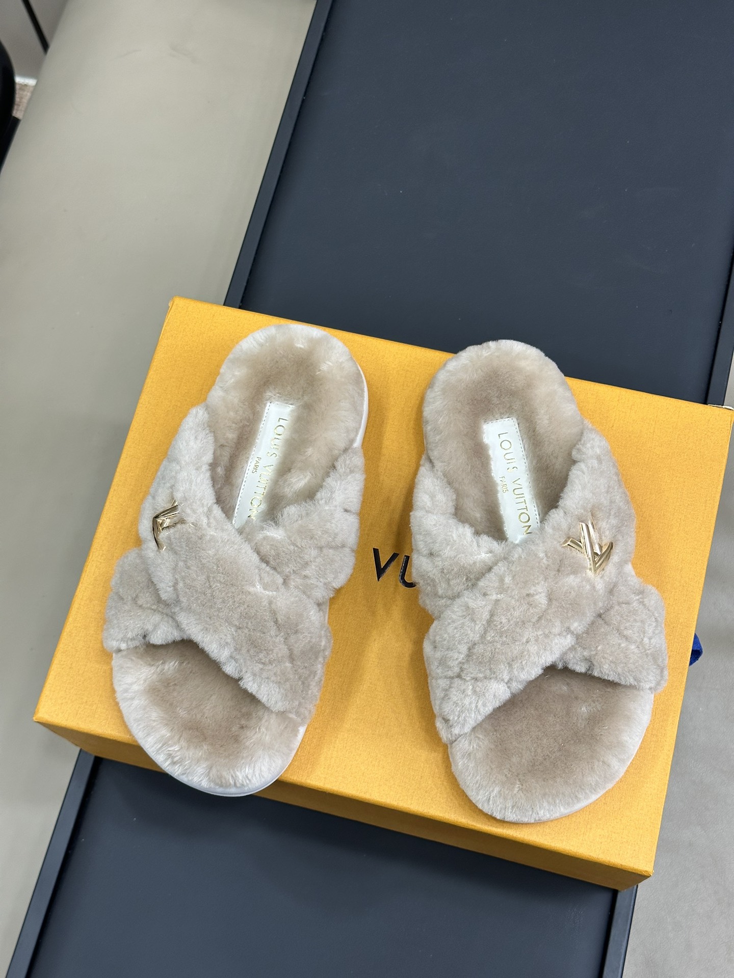 [Louis Vuitton Women