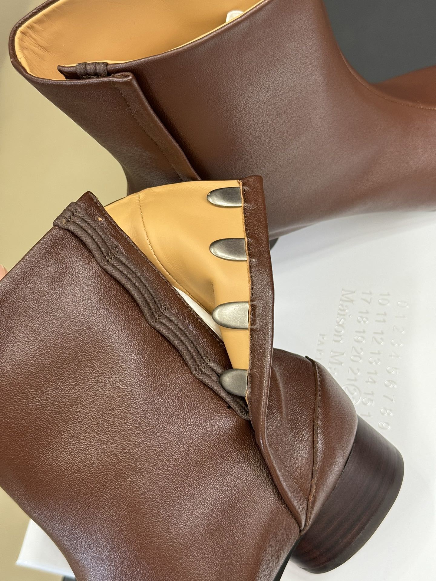 MaisonMargiela | 把 Tabi短靴焊在脚上秋冬时节永远可以相信短靴,风度温度兼具,稳稳拿